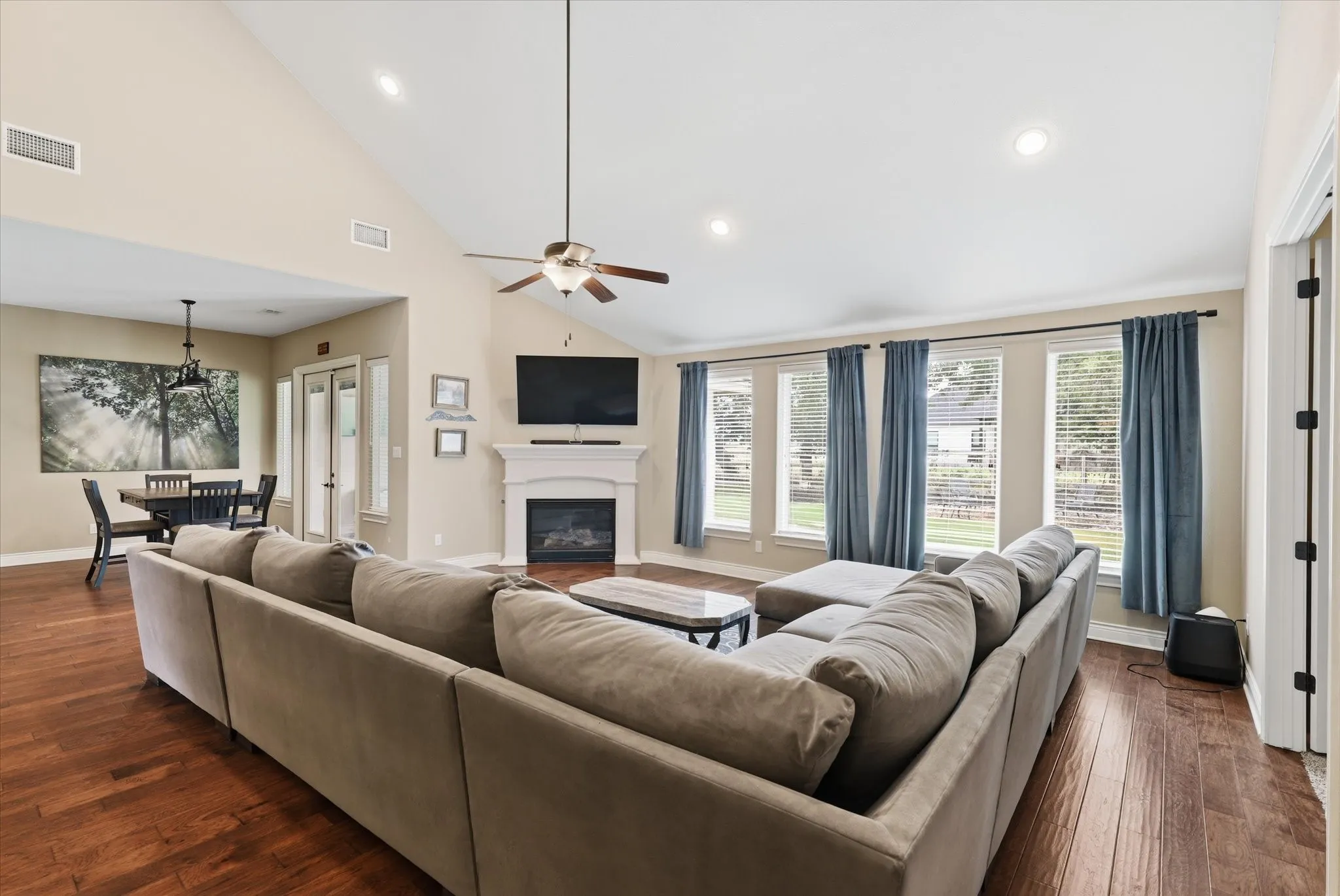 Single Family Residence For Sale in Denton County , 127 Dogwood Drive, Krugerville, Texas 76227, 4 Bedroom, 5 Bathroom, 3 Garage spaces, 4,058 Sqft, built in 2017, mls#21342441, Real Estate Agent in Krugerville, Homes For Sale in Denton county, Homes For Sale in Krugerville, Realtor in Krugerville Texas, Real Estate Brokerage Independent Realty Texas, Luminita Cordes Realtor
