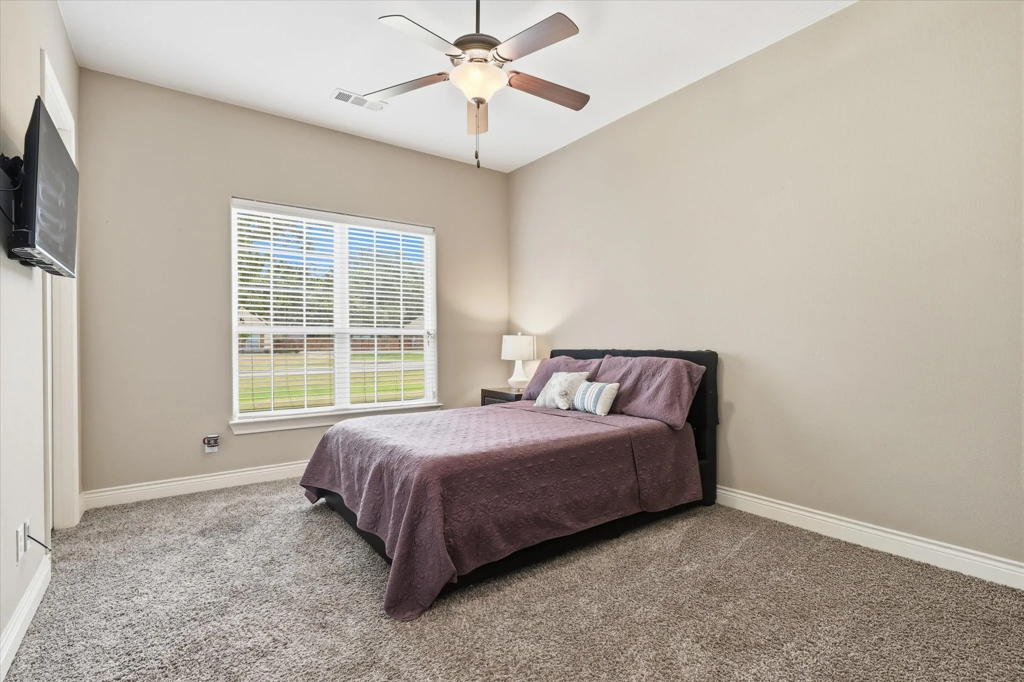 Single Family Residence For Sale in Denton County , 127 Dogwood Drive, Krugerville, Texas 76227, 4 Bedroom, 5 Bathroom, 3 Garage spaces, 4,058 Sqft, built in 2017, mls#21342441, Real Estate Agent in Krugerville, Homes For Sale in Denton county, Homes For Sale in Krugerville, Realtor in Krugerville Texas, Real Estate Brokerage Independent Realty Texas, Luminita Cordes Realtor