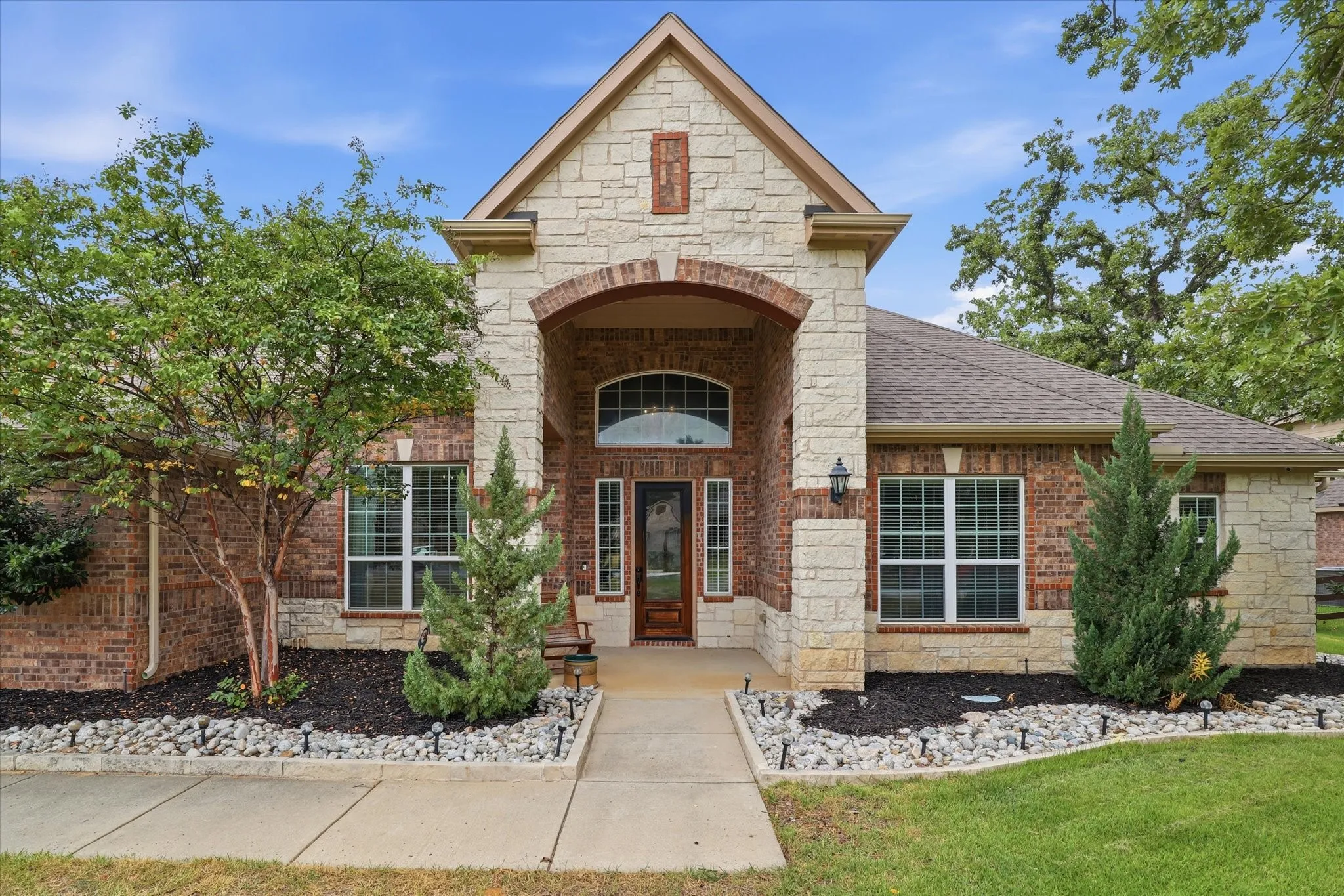 Single Family Residence For Sale in Denton County , 127 Dogwood Drive, Krugerville, Texas 76227, 4 Bedroom, 5 Bathroom, 3 Garage spaces, 4,058 Sqft, built in 2017, mls#21342441, Real Estate Agent in Krugerville, Homes For Sale in Denton county, Homes For Sale in Krugerville, Realtor in Krugerville Texas, Real Estate Brokerage Independent Realty Texas, Luminita Cordes Realtor