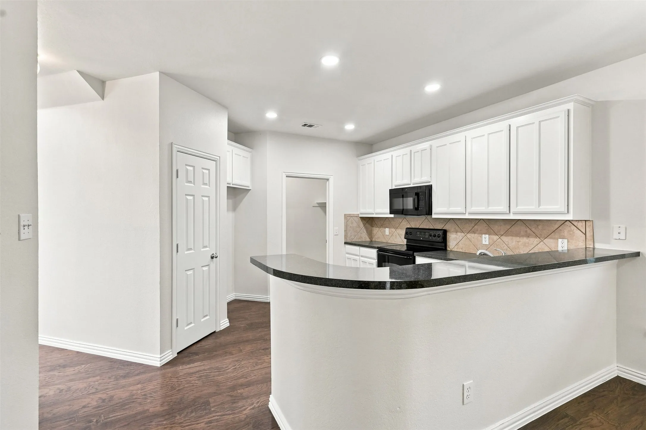 Single Family Residence For Rent in Collin County , 1908 Hopkins Drive, Mc Kinney, Texas 75072, 3 Bedroom, 3 Bathroom, 2 Garage spaces, 2,115 Sqft, built in 2005, mls#21340608, Real Estate Agent in Mc Kinney, Homes For Rent in Collin county, Homes For Rent in Mc Kinney, Realtor in Mc Kinney Texas, Real Estate Brokerage Independent Realty Texas, Luminita Cordes Realtor