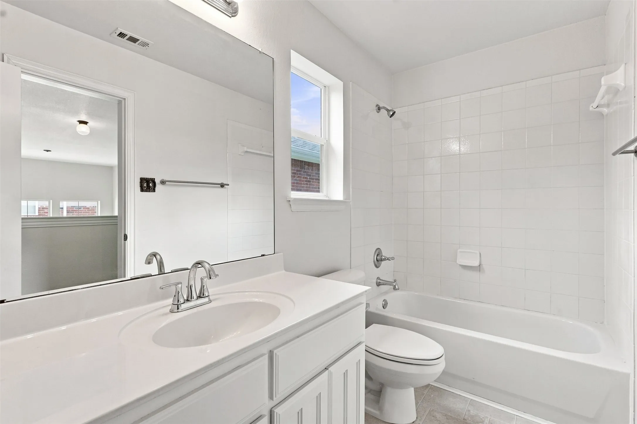 Single Family Residence For Rent in Collin County , 1908 Hopkins Drive, Mc Kinney, Texas 75072, 3 Bedroom, 3 Bathroom, 2 Garage spaces, 2,115 Sqft, built in 2005, mls#21340608, Real Estate Agent in Mc Kinney, Homes For Rent in Collin county, Homes For Rent in Mc Kinney, Realtor in Mc Kinney Texas, Real Estate Brokerage Independent Realty Texas, Luminita Cordes Realtor