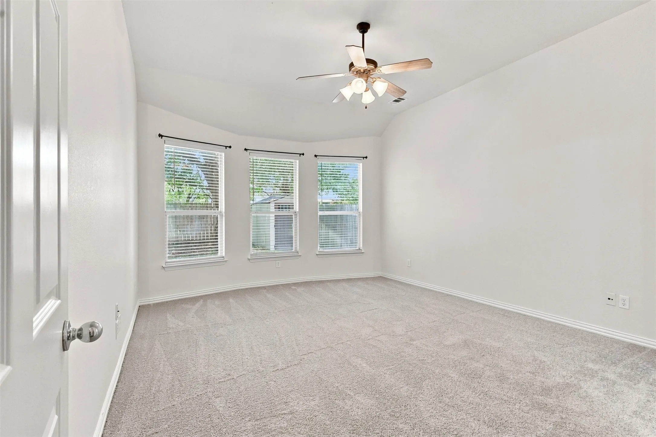 Single Family Residence For Rent in Collin County , 1908 Hopkins Drive, Mc Kinney, Texas 75072, 3 Bedroom, 3 Bathroom, 2 Garage spaces, 2,115 Sqft, built in 2005, mls#21340608, Real Estate Agent in Mc Kinney, Homes For Rent in Collin county, Homes For Rent in Mc Kinney, Realtor in Mc Kinney Texas, Real Estate Brokerage Independent Realty Texas, Luminita Cordes Realtor