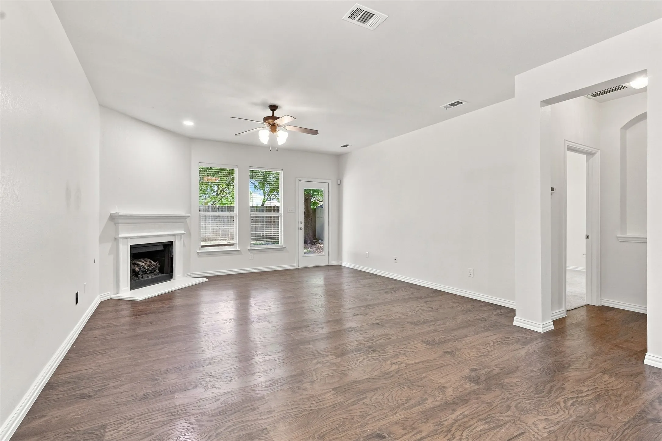 Single Family Residence For Rent in Collin County , 1908 Hopkins Drive, Mc Kinney, Texas 75072, 3 Bedroom, 3 Bathroom, 2 Garage spaces, 2,115 Sqft, built in 2005, mls#21340608, Real Estate Agent in Mc Kinney, Homes For Rent in Collin county, Homes For Rent in Mc Kinney, Realtor in Mc Kinney Texas, Real Estate Brokerage Independent Realty Texas, Luminita Cordes Realtor