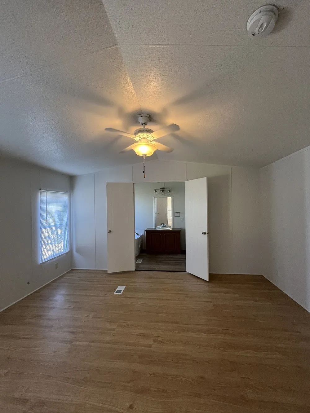Mobile Home For Rent in Collin County , 8514 County Road 623, Blue Ridge, Texas 75424, 3 Bedroom, 2 Bathroom, Garage spaces, 1,264 Sqft, built in 2004, mls#21342958, Real Estate Agent in Blue Ridge, Homes For Rent in Collin county, Homes For Rent in Blue Ridge, Realtor in Blue Ridge Texas, Real Estate Brokerage Independent Realty Texas, Luminita Cordes Realtor
