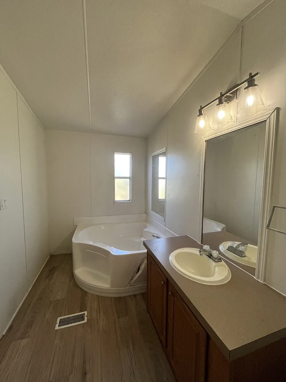 Mobile Home For Rent in Collin County , 8514 County Road 623, Blue Ridge, Texas 75424, 3 Bedroom, 2 Bathroom, Garage spaces, 1,264 Sqft, built in 2004, mls#21342958, Real Estate Agent in Blue Ridge, Homes For Rent in Collin county, Homes For Rent in Blue Ridge, Realtor in Blue Ridge Texas, Real Estate Brokerage Independent Realty Texas, Luminita Cordes Realtor