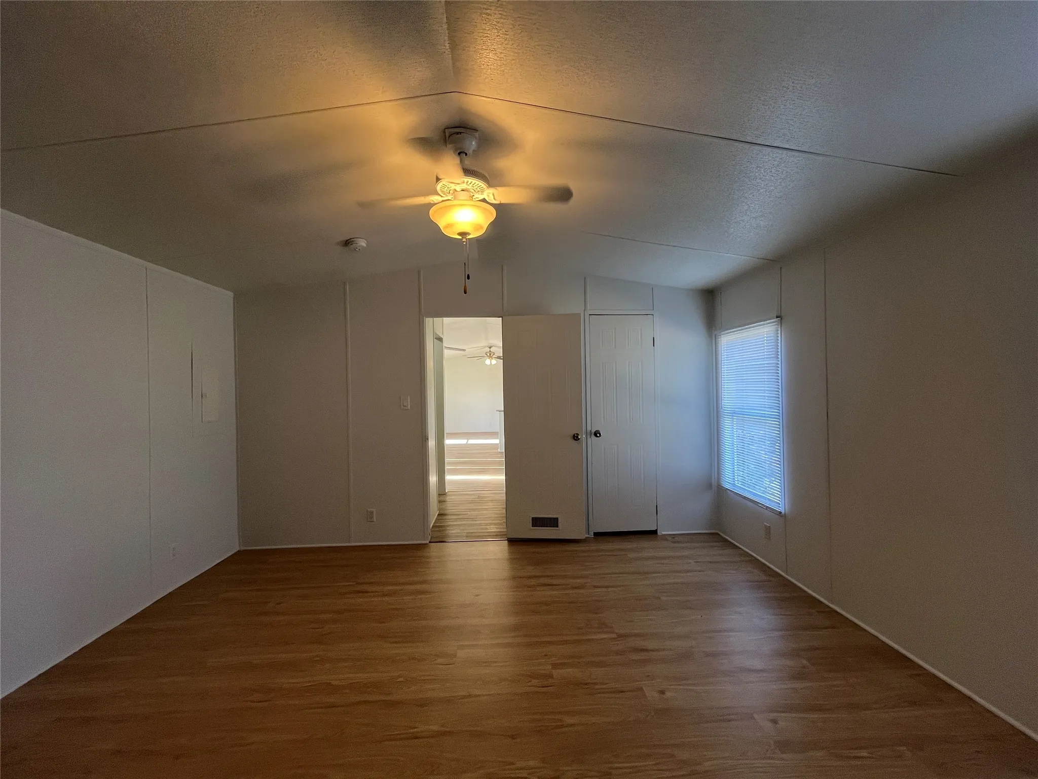 Mobile Home For Rent in Collin County , 8514 County Road 623, Blue Ridge, Texas 75424, 3 Bedroom, 2 Bathroom, Garage spaces, 1,264 Sqft, built in 2004, mls#21342958, Real Estate Agent in Blue Ridge, Homes For Rent in Collin county, Homes For Rent in Blue Ridge, Realtor in Blue Ridge Texas, Real Estate Brokerage Independent Realty Texas, Luminita Cordes Realtor