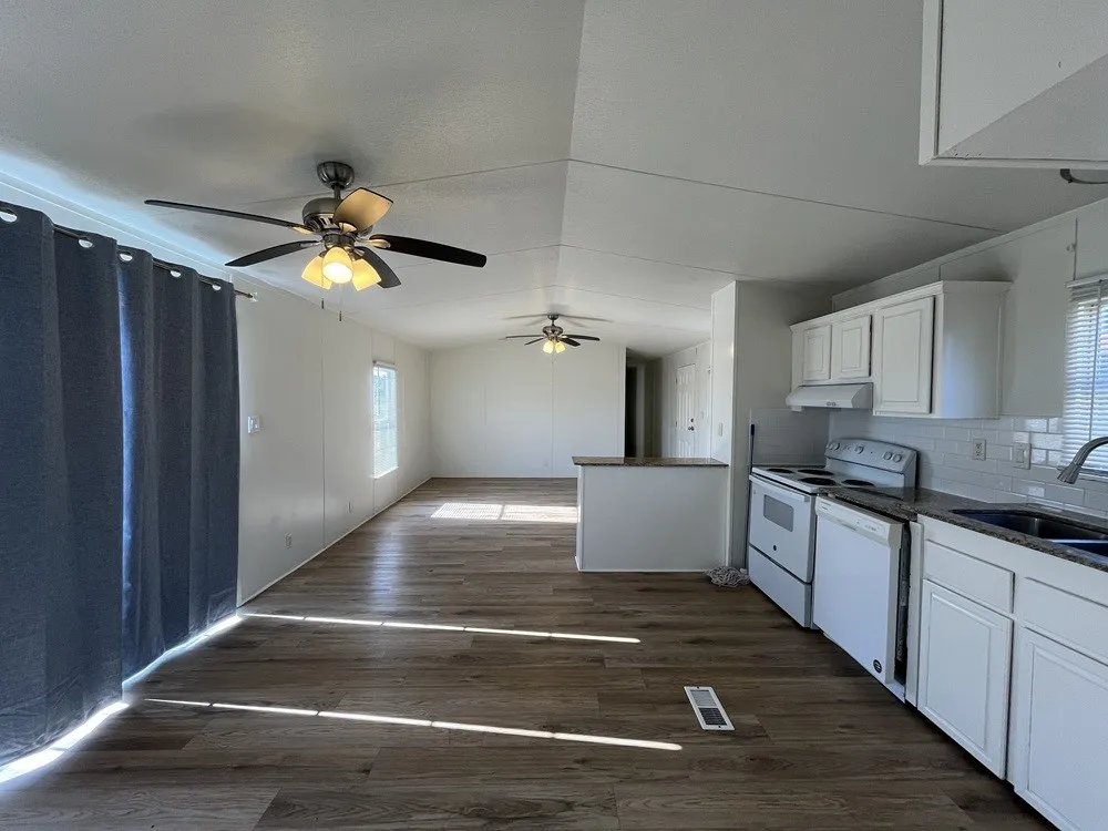 Mobile Home For Rent in Collin County , 8514 County Road 623, Blue Ridge, Texas 75424, 3 Bedroom, 2 Bathroom, Garage spaces, 1,264 Sqft, built in 2004, mls#21342958, Real Estate Agent in Blue Ridge, Homes For Rent in Collin county, Homes For Rent in Blue Ridge, Realtor in Blue Ridge Texas, Real Estate Brokerage Independent Realty Texas, Luminita Cordes Realtor
