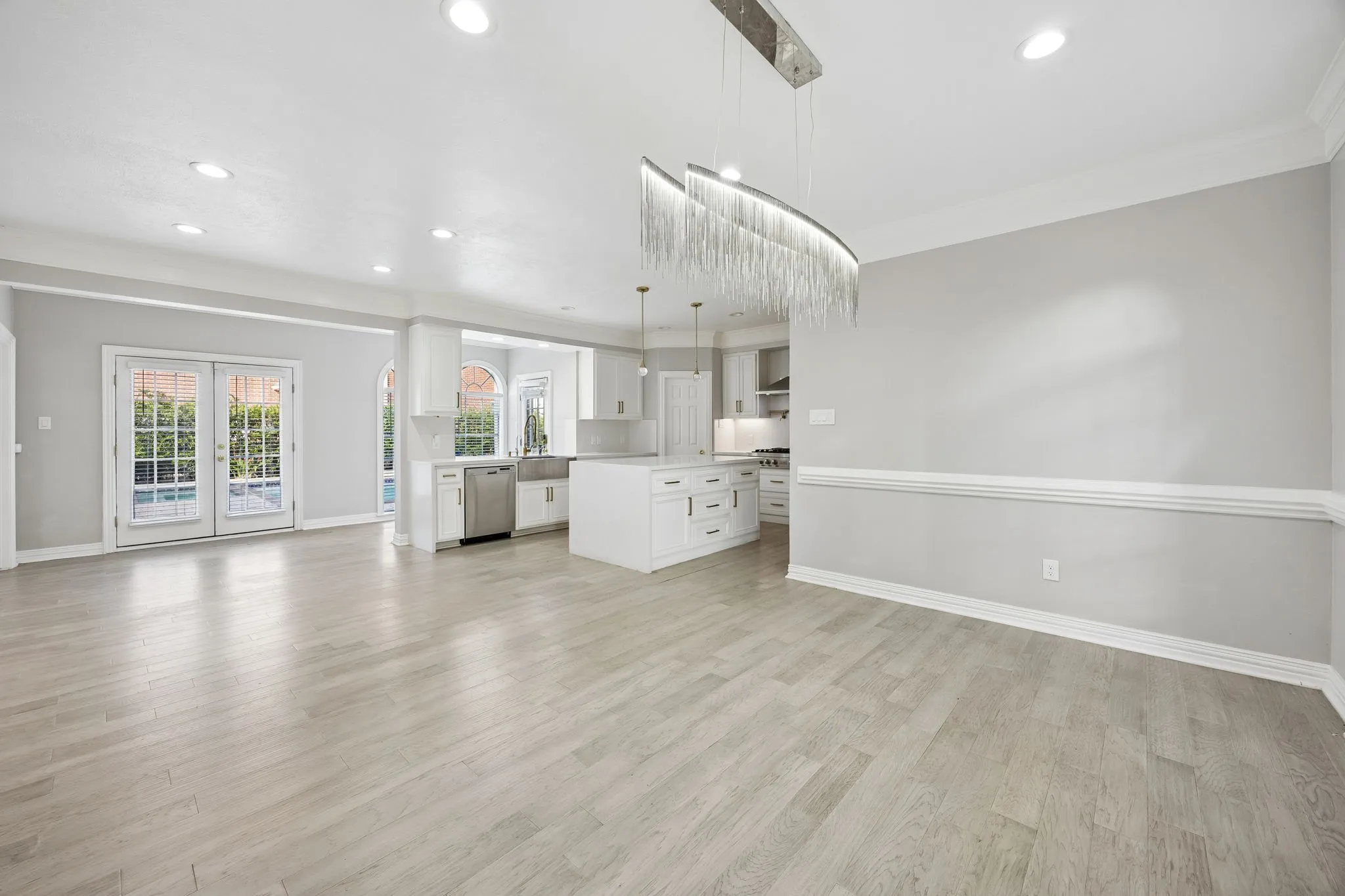Single Family Residence For Sale in Fort Bend County , 45 Clansmoor Court, Sugar Land, Texas 77479, 5 Bedroom, 6 Bathroom, 2 Garage spaces, 4,545 Sqft, built in 1984, mls#21337928, Real Estate Agent in Sugar Land, Homes For Sale in Fort Bend county, Homes For Sale in Sugar Land, Realtor in Sugar Land Texas, Real Estate Brokerage Independent Realty Texas, Luminita Cordes Realtor