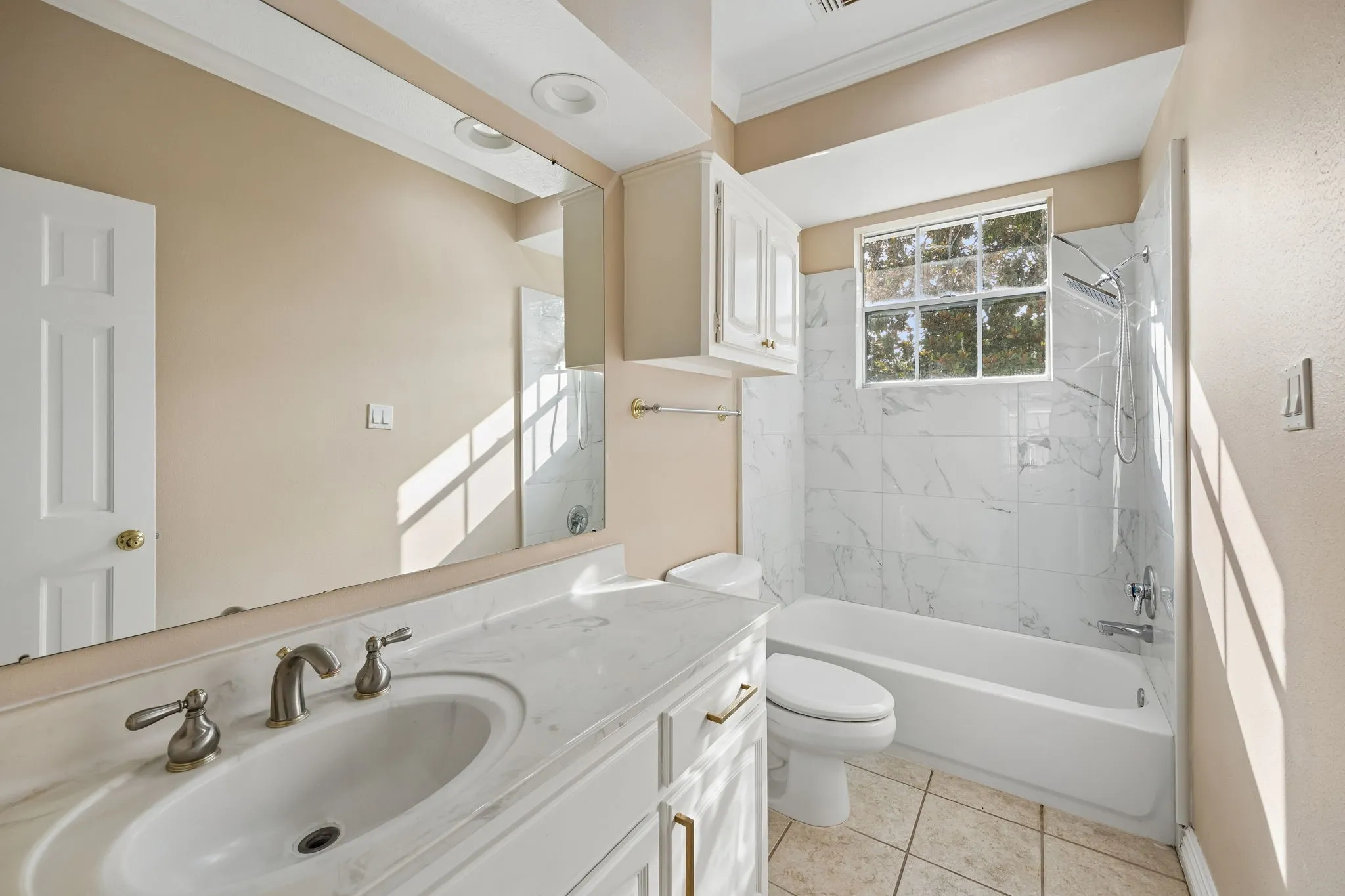 Single Family Residence For Sale in Fort Bend County , 45 Clansmoor Court, Sugar Land, Texas 77479, 5 Bedroom, 6 Bathroom, 2 Garage spaces, 4,545 Sqft, built in 1984, mls#21337928, Real Estate Agent in Sugar Land, Homes For Sale in Fort Bend county, Homes For Sale in Sugar Land, Realtor in Sugar Land Texas, Real Estate Brokerage Independent Realty Texas, Luminita Cordes Realtor