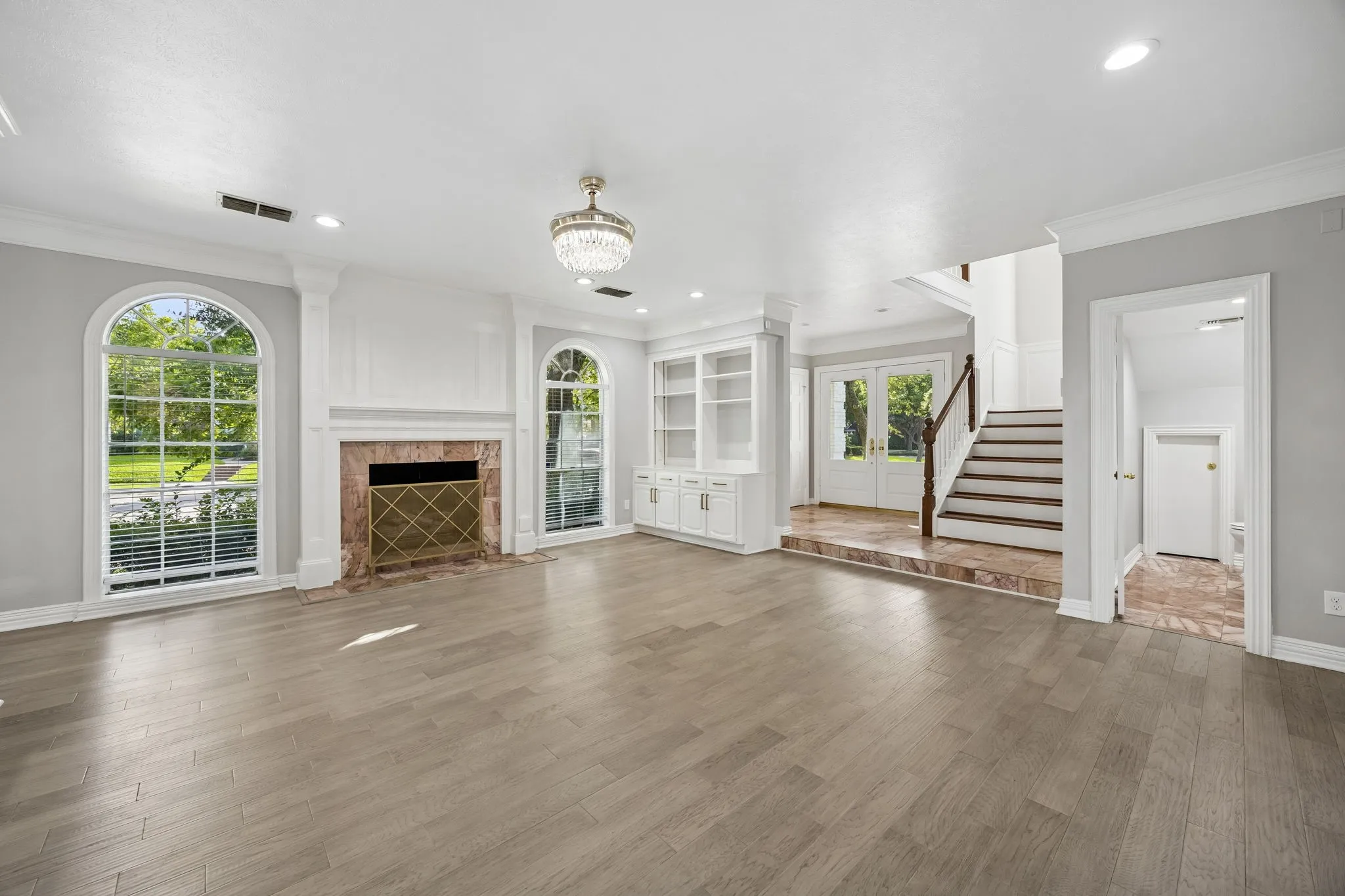 Single Family Residence For Sale in Fort Bend County , 45 Clansmoor Court, Sugar Land, Texas 77479, 5 Bedroom, 6 Bathroom, 2 Garage spaces, 4,545 Sqft, built in 1984, mls#21337928, Real Estate Agent in Sugar Land, Homes For Sale in Fort Bend county, Homes For Sale in Sugar Land, Realtor in Sugar Land Texas, Real Estate Brokerage Independent Realty Texas, Luminita Cordes Realtor