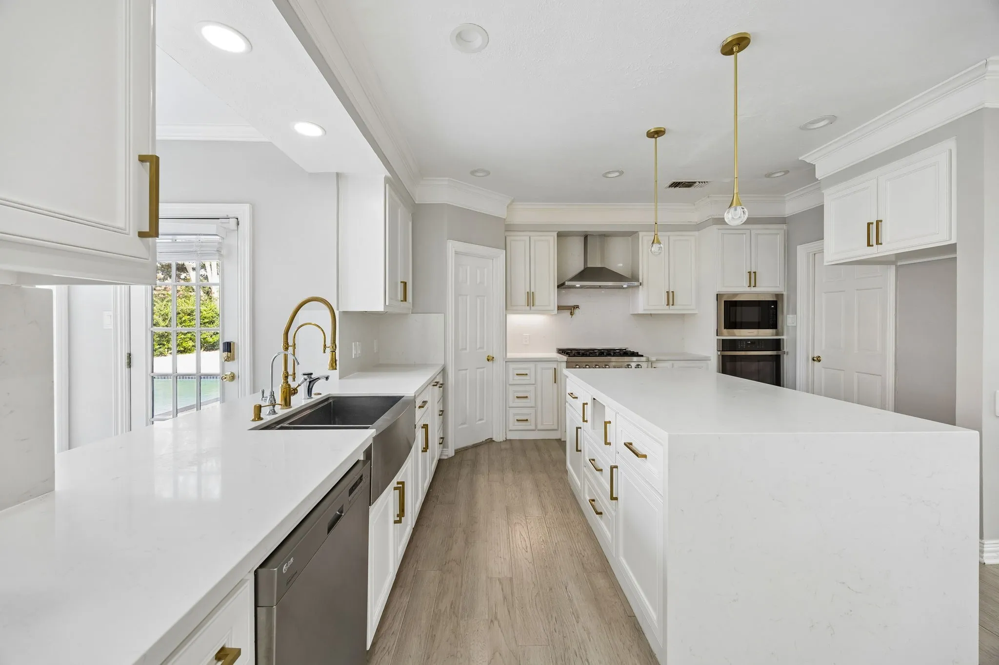 Single Family Residence For Sale in Fort Bend County , 45 Clansmoor Court, Sugar Land, Texas 77479, 5 Bedroom, 6 Bathroom, 2 Garage spaces, 4,545 Sqft, built in 1984, mls#21337928, Real Estate Agent in Sugar Land, Homes For Sale in Fort Bend county, Homes For Sale in Sugar Land, Realtor in Sugar Land Texas, Real Estate Brokerage Independent Realty Texas, Luminita Cordes Realtor