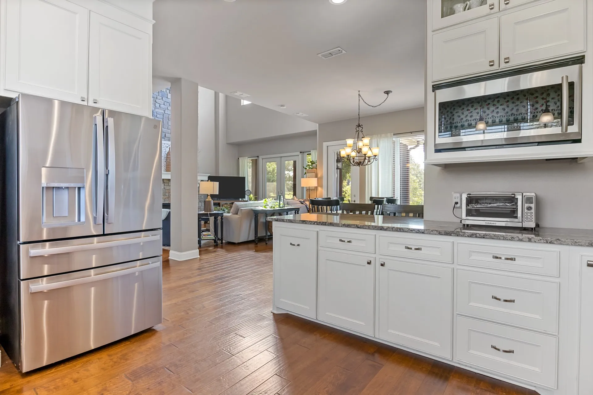 Single Family Residence For Sale in Titus County , 245 Private Road 2714, Mt Pleasant, Texas 75455, 4 Bedroom, 4 Bathroom, 2 Garage spaces, 3,154 Sqft, built in 2014, mls#21342674, Real Estate Agent in Mt Pleasant, Homes For Sale in Titus county, Homes For Sale in Mt Pleasant, Realtor in Mt Pleasant Texas, Real Estate Brokerage Independent Realty Texas, Luminita Cordes Realtor