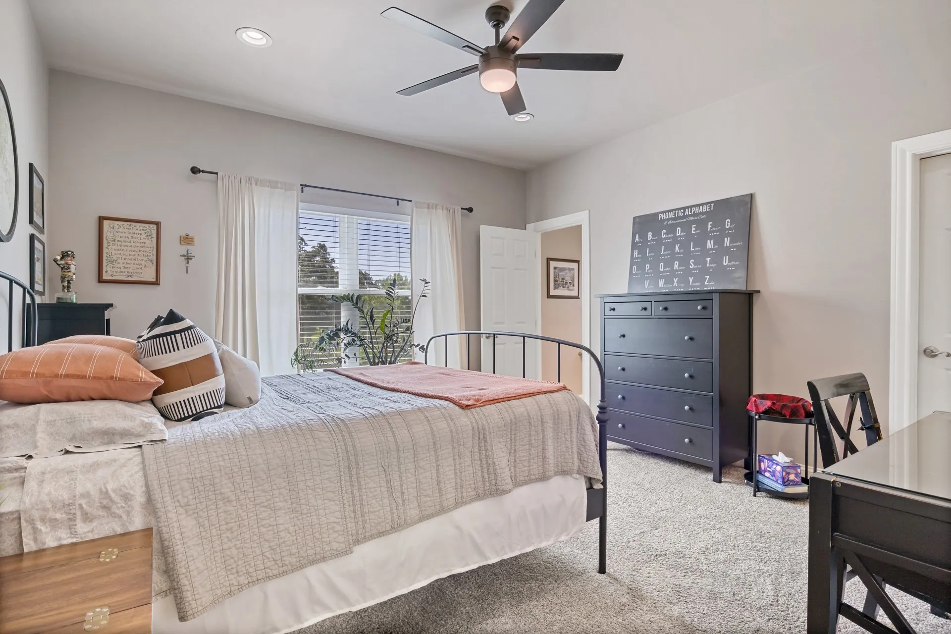 Single Family Residence For Sale in Titus County , 245 Private Road 2714, Mt Pleasant, Texas 75455, 4 Bedroom, 4 Bathroom, 2 Garage spaces, 3,154 Sqft, built in 2014, mls#21342674, Real Estate Agent in Mt Pleasant, Homes For Sale in Titus county, Homes For Sale in Mt Pleasant, Realtor in Mt Pleasant Texas, Real Estate Brokerage Independent Realty Texas, Luminita Cordes Realtor