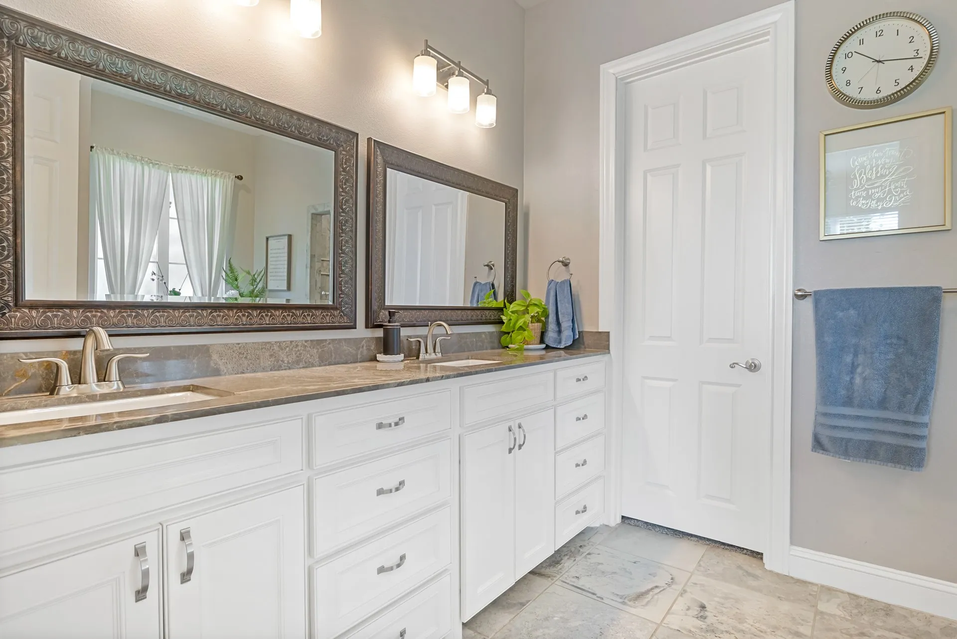 Single Family Residence For Sale in Titus County , 245 Private Road 2714, Mt Pleasant, Texas 75455, 4 Bedroom, 4 Bathroom, 2 Garage spaces, 3,154 Sqft, built in 2014, mls#21342674, Real Estate Agent in Mt Pleasant, Homes For Sale in Titus county, Homes For Sale in Mt Pleasant, Realtor in Mt Pleasant Texas, Real Estate Brokerage Independent Realty Texas, Luminita Cordes Realtor