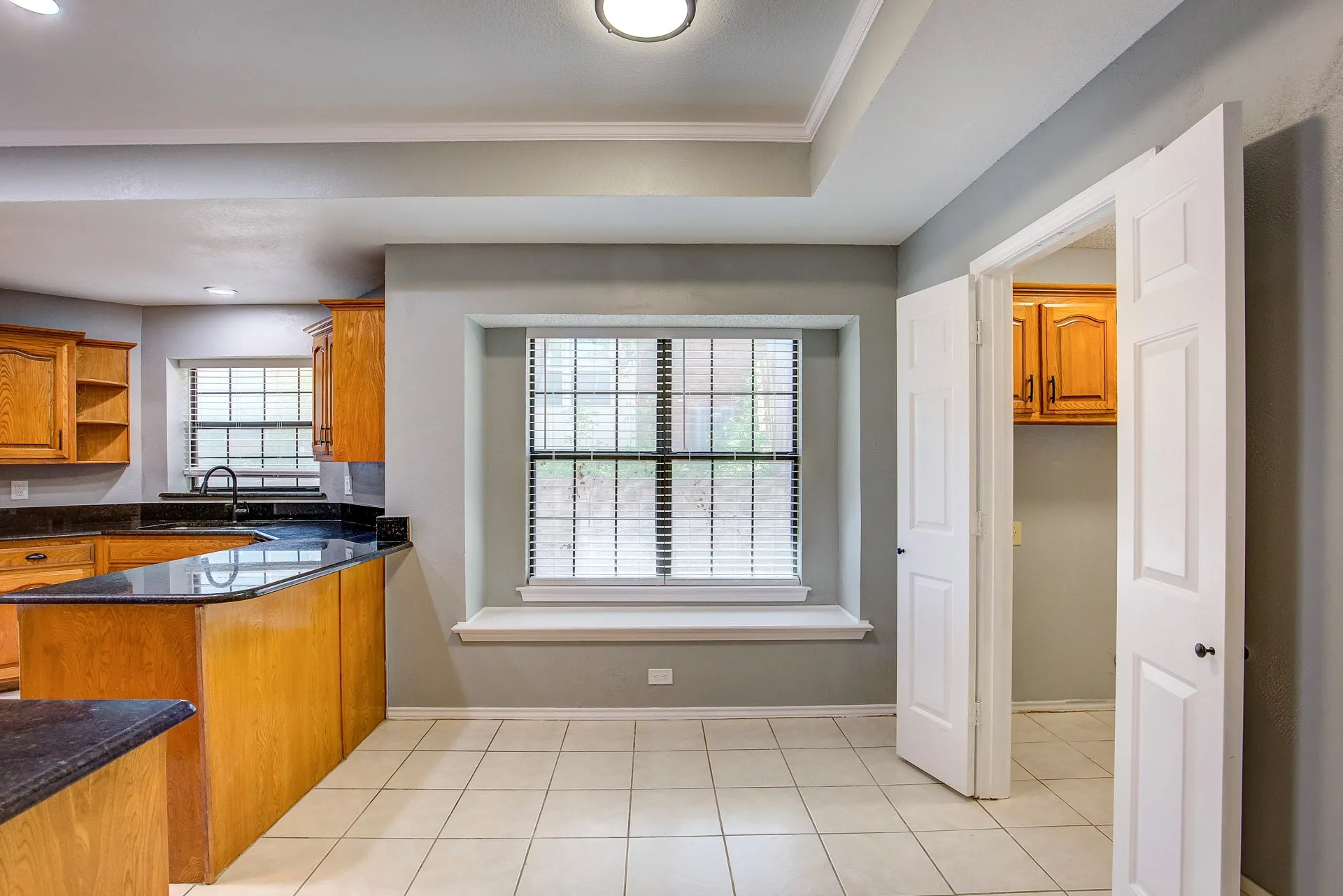 Single Family Residence For Rent in Tarrant County , 3914 Meadow Drive, Grapevine, Texas 76051, 4 Bedroom, 3 Bathroom, 2 Garage spaces, 2,256 Sqft, built in 1986, mls#21339891, Real Estate Agent in Grapevine, Homes For Rent in Tarrant county, Homes For Rent in Grapevine, Realtor in Grapevine Texas, Real Estate Brokerage Independent Realty Texas, Luminita Cordes Realtor