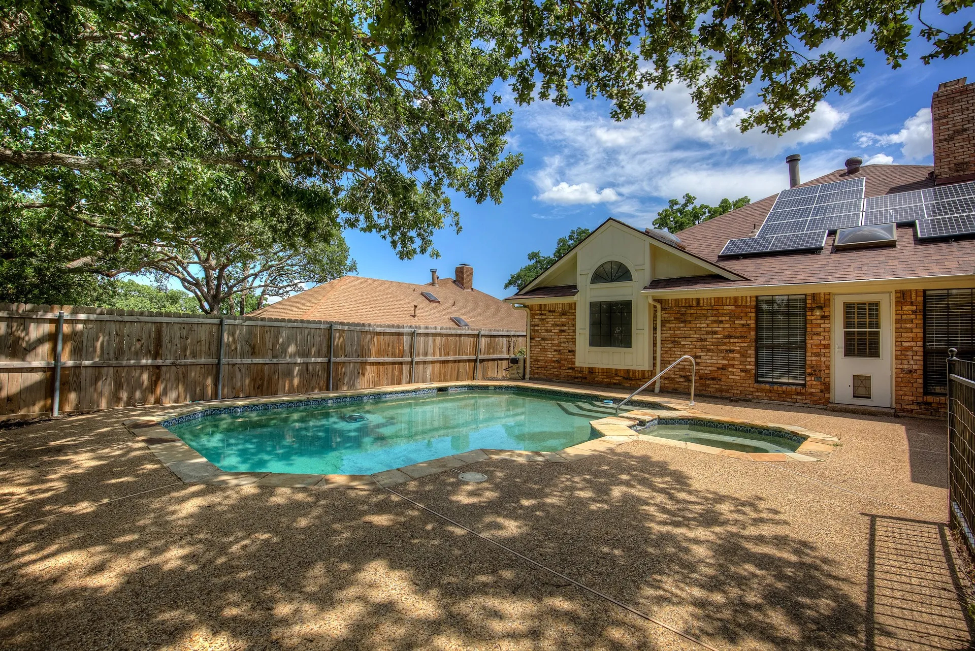 Single Family Residence For Rent in Tarrant County , 3914 Meadow Drive, Grapevine, Texas 76051, 4 Bedroom, 3 Bathroom, 2 Garage spaces, 2,256 Sqft, built in 1986, mls#21339891, Real Estate Agent in Grapevine, Homes For Rent in Tarrant county, Homes For Rent in Grapevine, Realtor in Grapevine Texas, Real Estate Brokerage Independent Realty Texas, Luminita Cordes Realtor