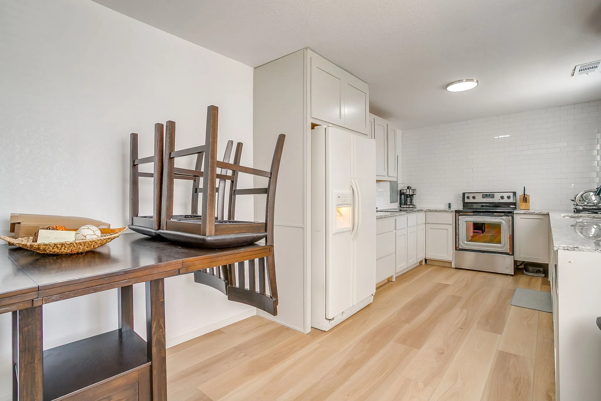 Single Family Residence For Rent in Hill County , 163 Giant Cedar Trail, Whitney, Texas 76692, 4 Bedroom, 2 Bathroom, Garage spaces, 2,480 Sqft, built in 1960, mls#21342950, Real Estate Agent in Whitney, Homes For Rent in Hill county, Homes For Rent in Whitney, Realtor in Whitney Texas, Real Estate Brokerage Independent Realty Texas, Luminita Cordes Realtor