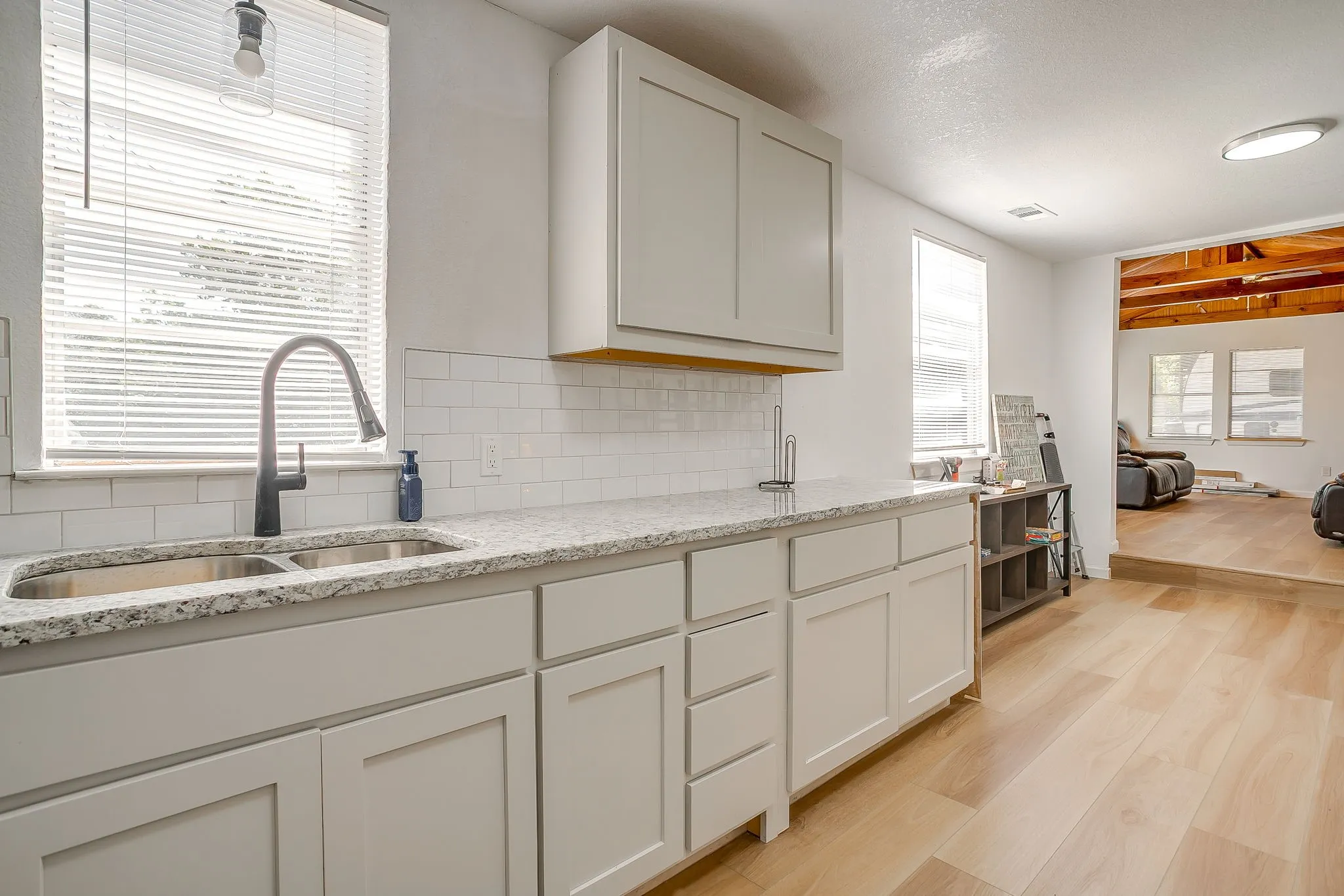 Single Family Residence For Rent in Hill County , 163 Giant Cedar Trail, Whitney, Texas 76692, 4 Bedroom, 2 Bathroom, Garage spaces, 2,480 Sqft, built in 1960, mls#21342950, Real Estate Agent in Whitney, Homes For Rent in Hill county, Homes For Rent in Whitney, Realtor in Whitney Texas, Real Estate Brokerage Independent Realty Texas, Luminita Cordes Realtor