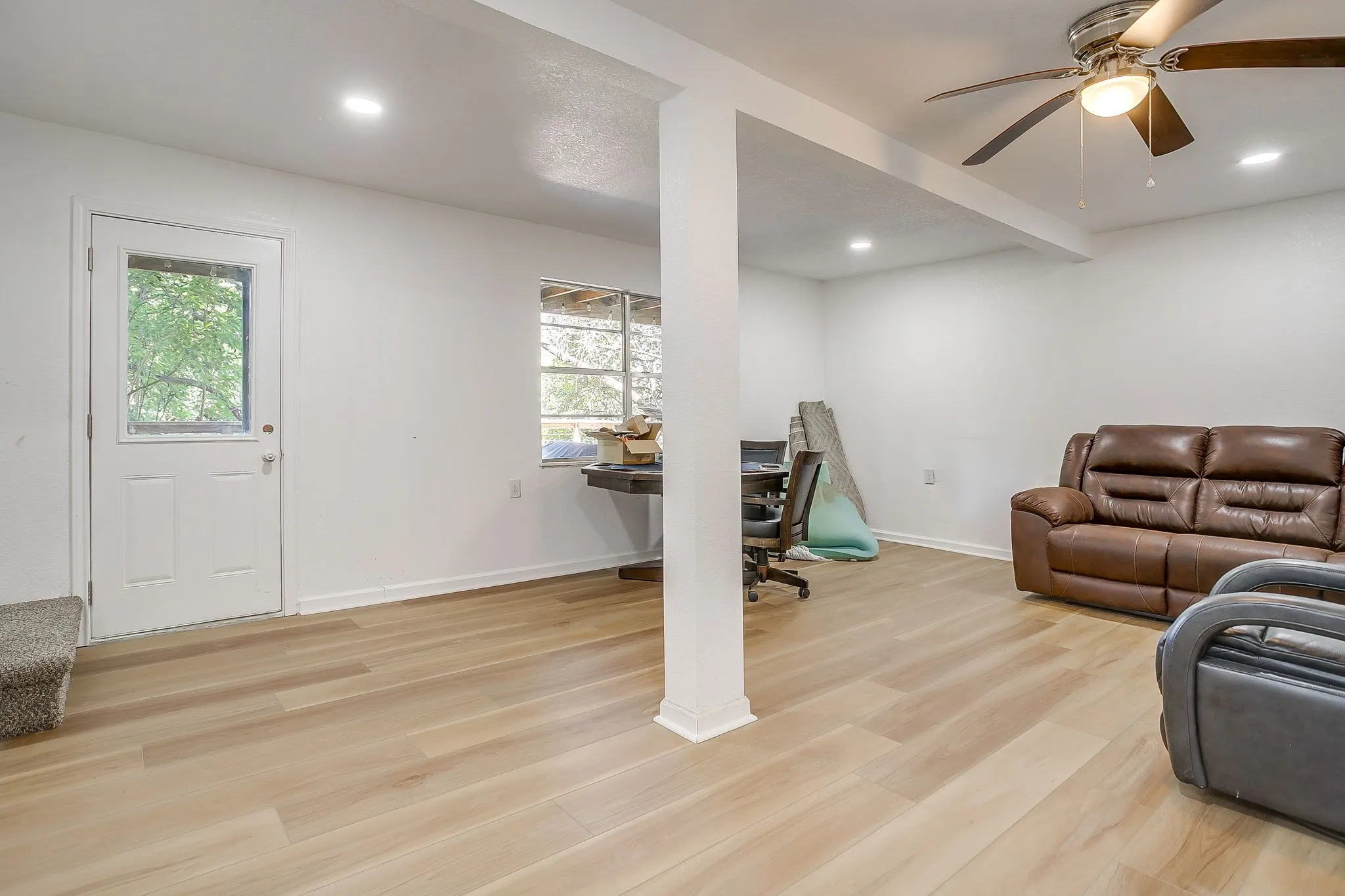 Single Family Residence For Rent in Hill County , 163 Giant Cedar Trail, Whitney, Texas 76692, 4 Bedroom, 2 Bathroom, Garage spaces, 2,480 Sqft, built in 1960, mls#21342950, Real Estate Agent in Whitney, Homes For Rent in Hill county, Homes For Rent in Whitney, Realtor in Whitney Texas, Real Estate Brokerage Independent Realty Texas, Luminita Cordes Realtor