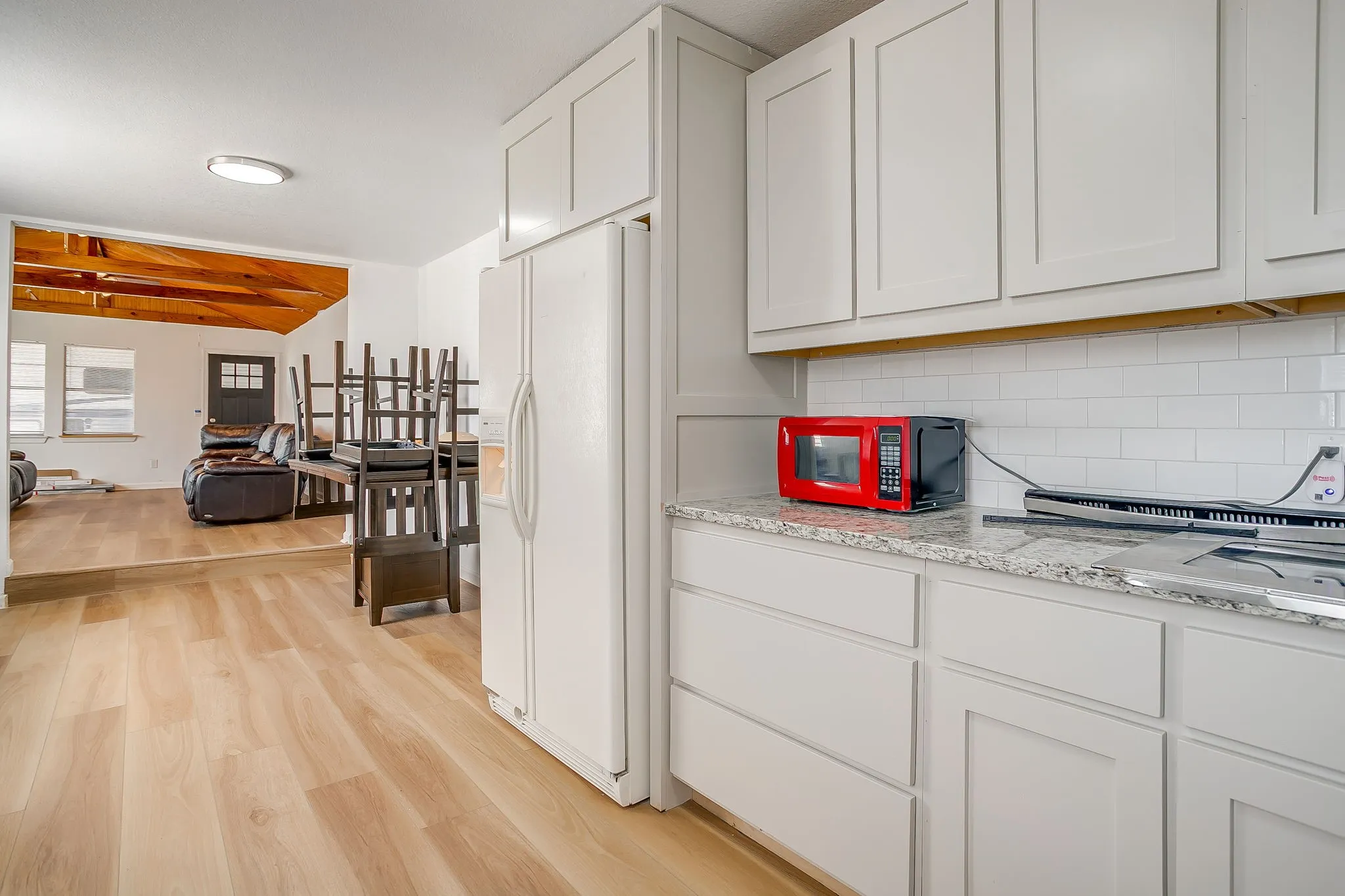 Single Family Residence For Rent in Hill County , 163 Giant Cedar Trail, Whitney, Texas 76692, 4 Bedroom, 2 Bathroom, Garage spaces, 2,480 Sqft, built in 1960, mls#21342950, Real Estate Agent in Whitney, Homes For Rent in Hill county, Homes For Rent in Whitney, Realtor in Whitney Texas, Real Estate Brokerage Independent Realty Texas, Luminita Cordes Realtor