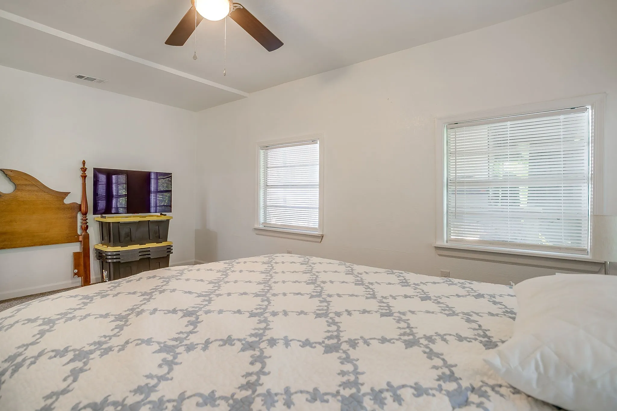 Single Family Residence For Rent in Hill County , 163 Giant Cedar Trail, Whitney, Texas 76692, 4 Bedroom, 2 Bathroom, Garage spaces, 2,480 Sqft, built in 1960, mls#21342950, Real Estate Agent in Whitney, Homes For Rent in Hill county, Homes For Rent in Whitney, Realtor in Whitney Texas, Real Estate Brokerage Independent Realty Texas, Luminita Cordes Realtor