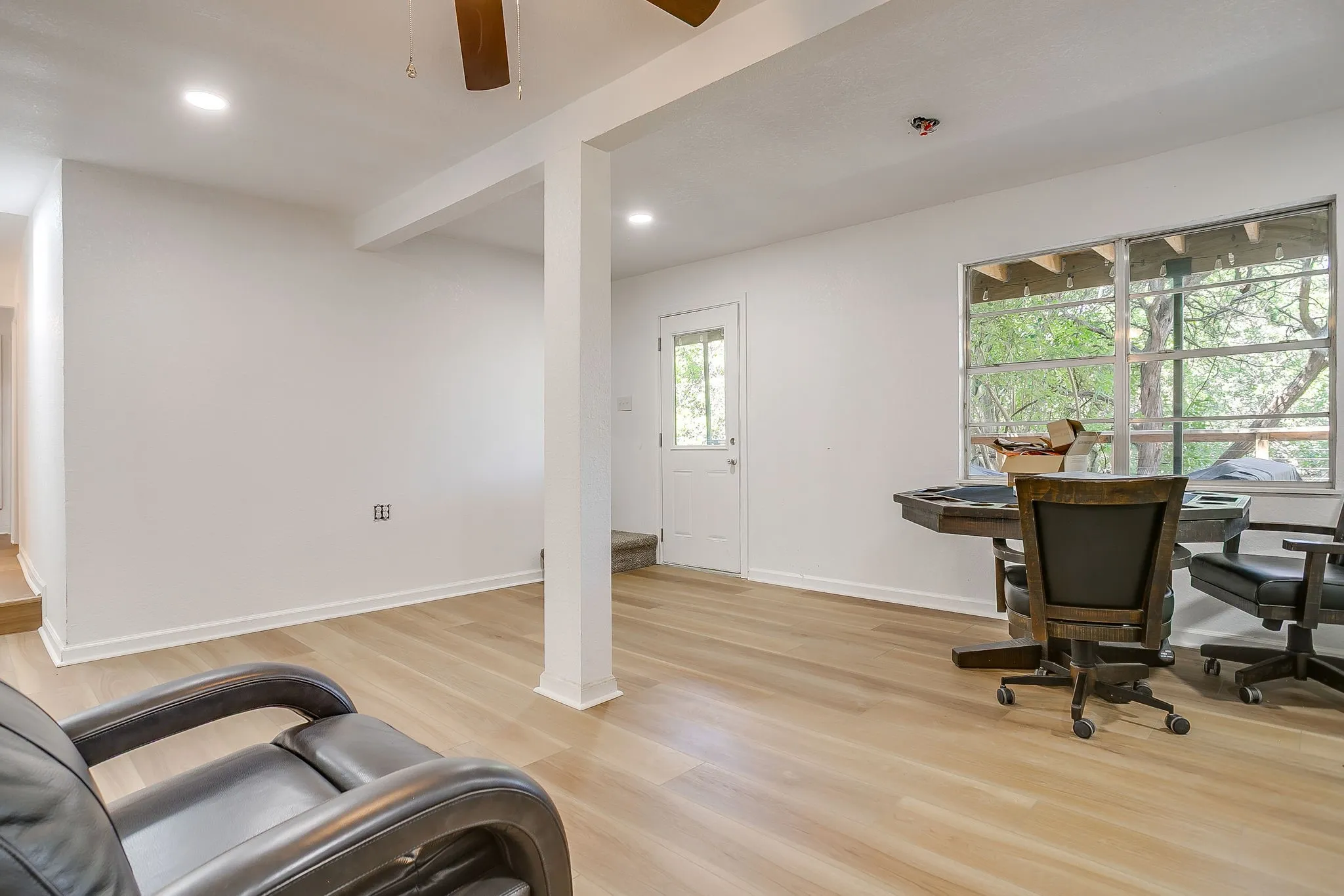 Single Family Residence For Rent in Hill County , 163 Giant Cedar Trail, Whitney, Texas 76692, 4 Bedroom, 2 Bathroom, Garage spaces, 2,480 Sqft, built in 1960, mls#21342950, Real Estate Agent in Whitney, Homes For Rent in Hill county, Homes For Rent in Whitney, Realtor in Whitney Texas, Real Estate Brokerage Independent Realty Texas, Luminita Cordes Realtor