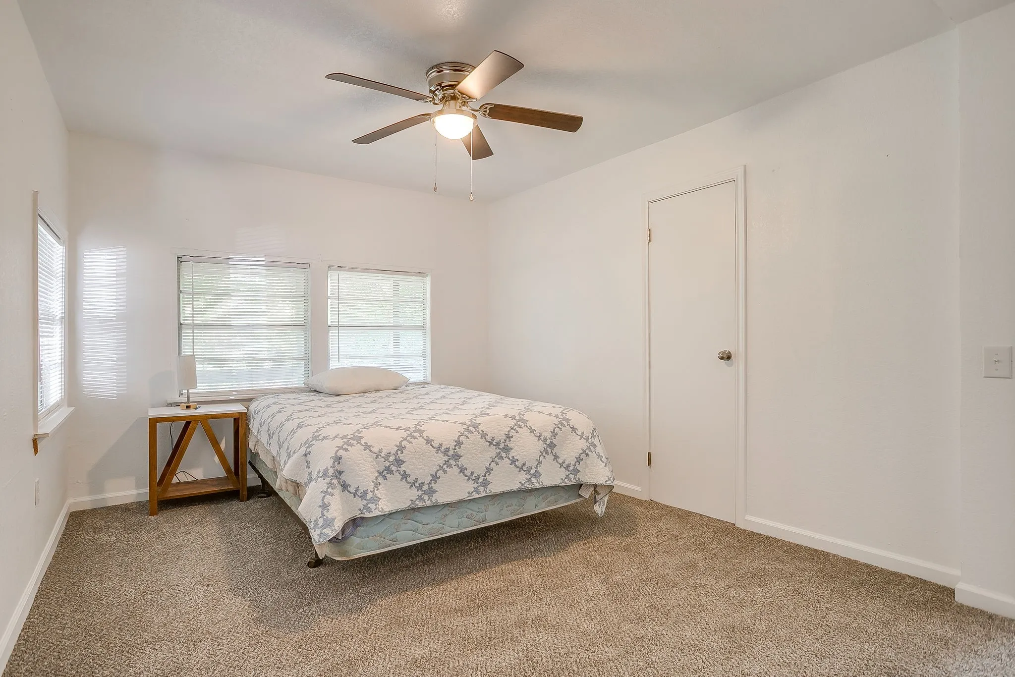 Single Family Residence For Rent in Hill County , 163 Giant Cedar Trail, Whitney, Texas 76692, 4 Bedroom, 2 Bathroom, Garage spaces, 2,480 Sqft, built in 1960, mls#21342950, Real Estate Agent in Whitney, Homes For Rent in Hill county, Homes For Rent in Whitney, Realtor in Whitney Texas, Real Estate Brokerage Independent Realty Texas, Luminita Cordes Realtor
