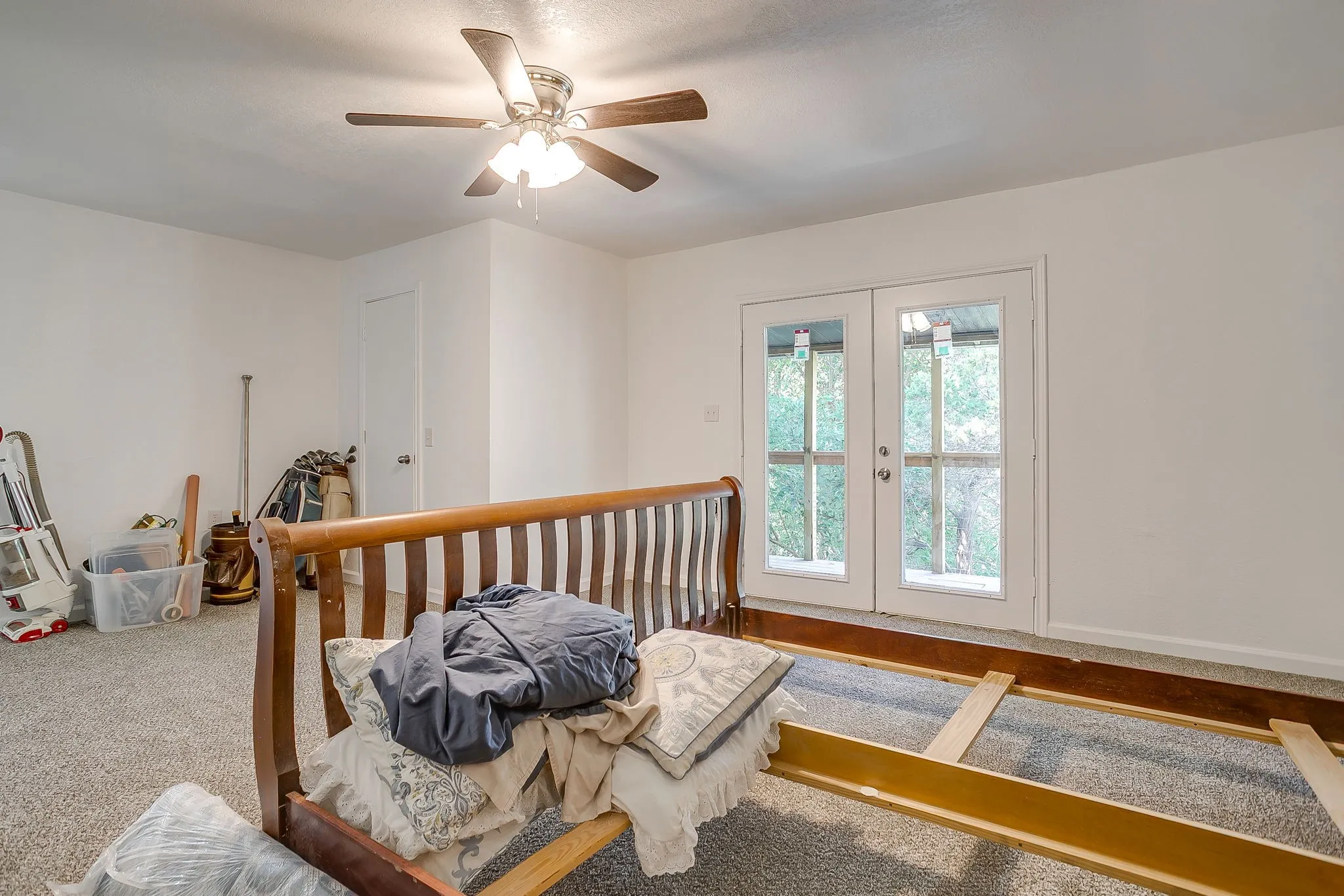 Single Family Residence For Rent in Hill County , 163 Giant Cedar Trail, Whitney, Texas 76692, 4 Bedroom, 2 Bathroom, Garage spaces, 2,480 Sqft, built in 1960, mls#21342950, Real Estate Agent in Whitney, Homes For Rent in Hill county, Homes For Rent in Whitney, Realtor in Whitney Texas, Real Estate Brokerage Independent Realty Texas, Luminita Cordes Realtor