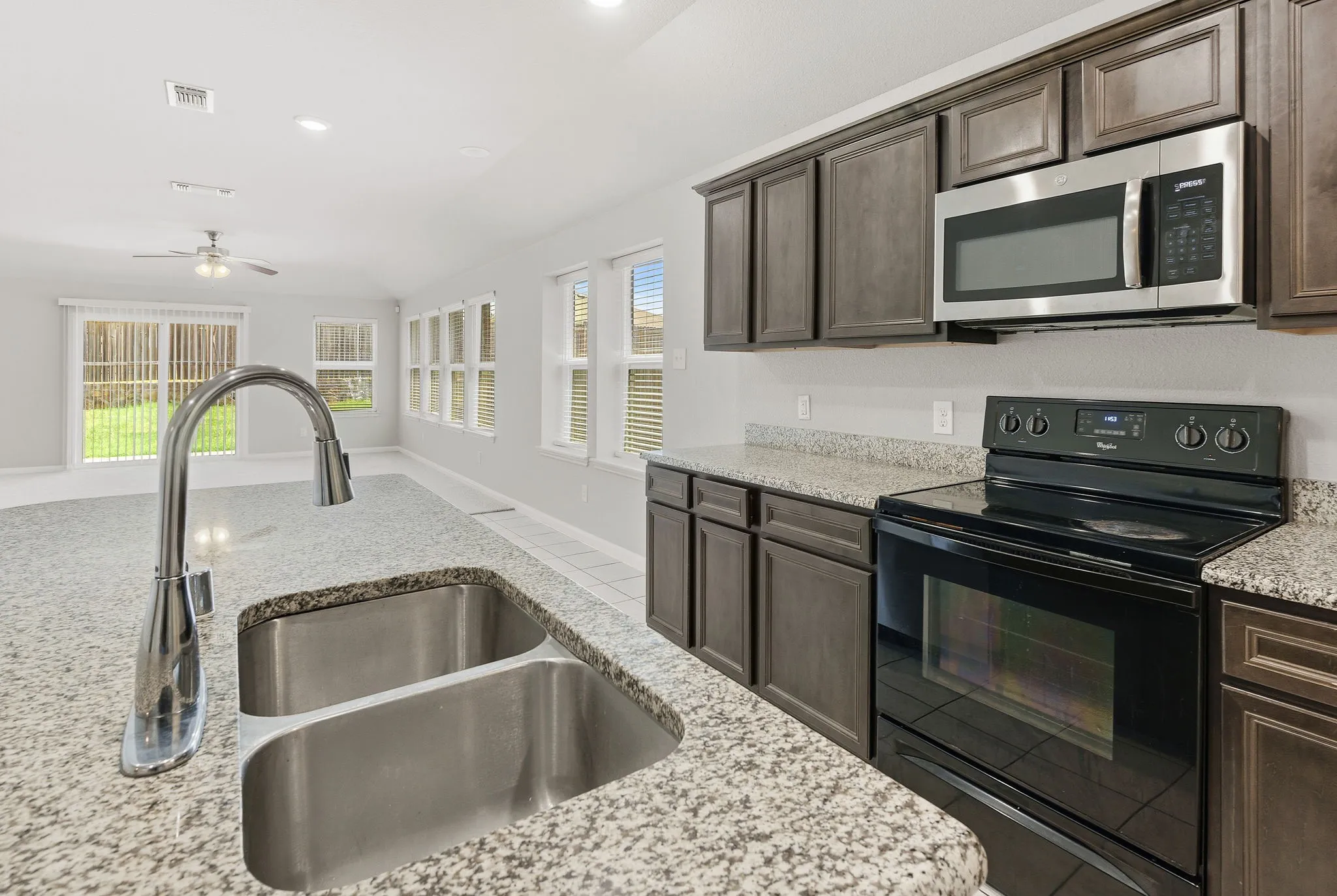 Single Family Residence For Sale in Kaufman County , 9440 Smoke Tree Drive, Forney, Texas 75126, 4 Bedroom, 2 Bathroom, 2 Garage spaces, 2,049 Sqft, built in 2017, mls#21337737, Real Estate Agent in Forney, Homes For Sale in Kaufman county, Homes For Sale in Forney, Realtor in Forney Texas, Real Estate Brokerage Independent Realty Texas, Luminita Cordes Realtor