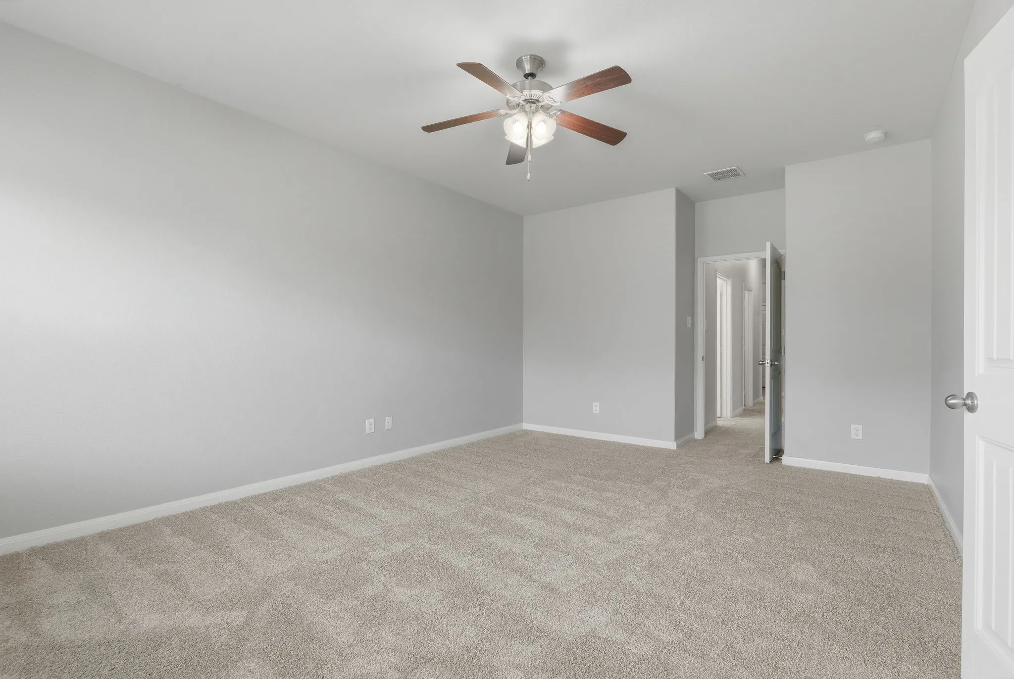Single Family Residence For Sale in Kaufman County , 9440 Smoke Tree Drive, Forney, Texas 75126, 4 Bedroom, 2 Bathroom, 2 Garage spaces, 2,049 Sqft, built in 2017, mls#21337737, Real Estate Agent in Forney, Homes For Sale in Kaufman county, Homes For Sale in Forney, Realtor in Forney Texas, Real Estate Brokerage Independent Realty Texas, Luminita Cordes Realtor