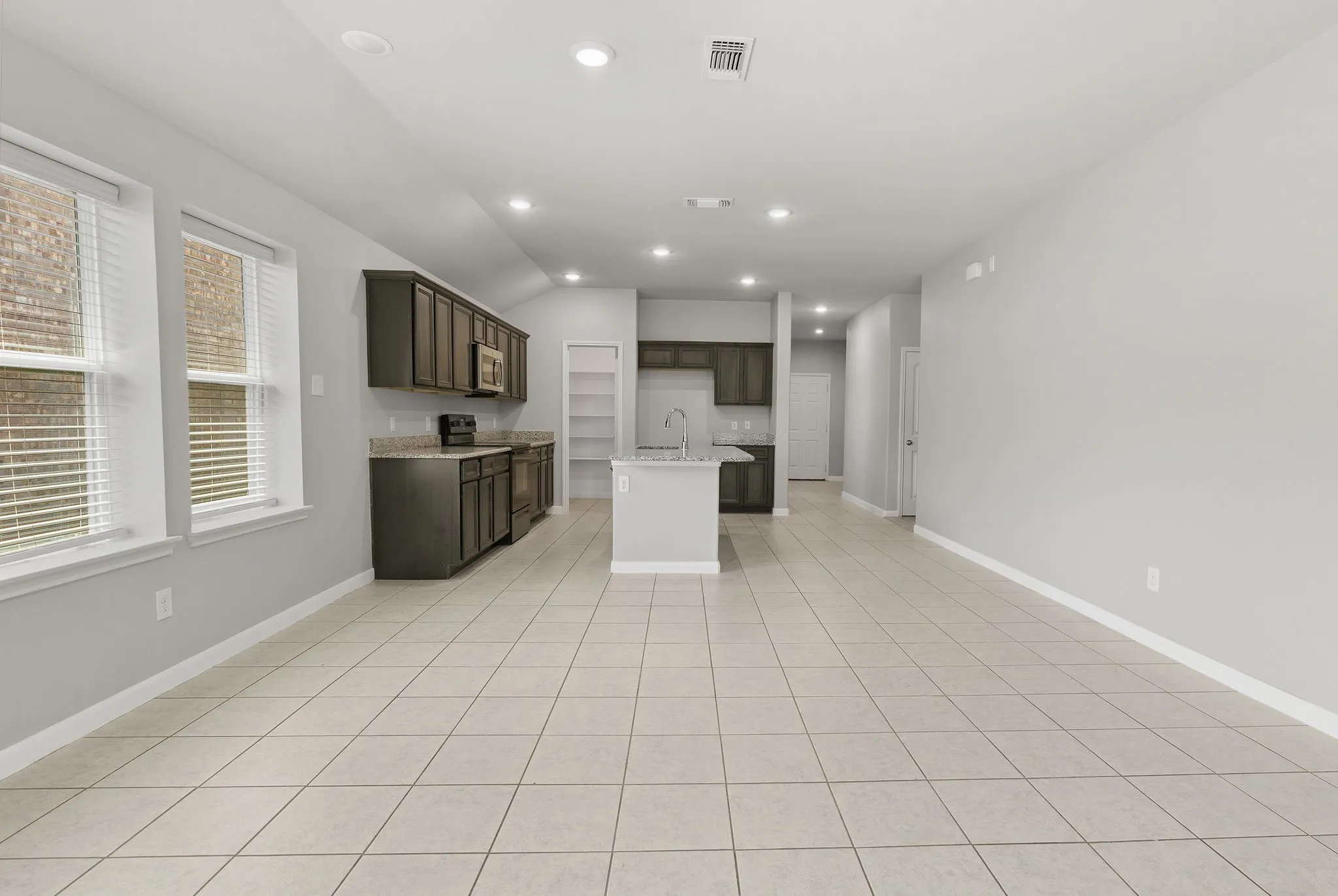 Single Family Residence For Sale in Kaufman County , 9440 Smoke Tree Drive, Forney, Texas 75126, 4 Bedroom, 2 Bathroom, 2 Garage spaces, 2,049 Sqft, built in 2017, mls#21337737, Real Estate Agent in Forney, Homes For Sale in Kaufman county, Homes For Sale in Forney, Realtor in Forney Texas, Real Estate Brokerage Independent Realty Texas, Luminita Cordes Realtor