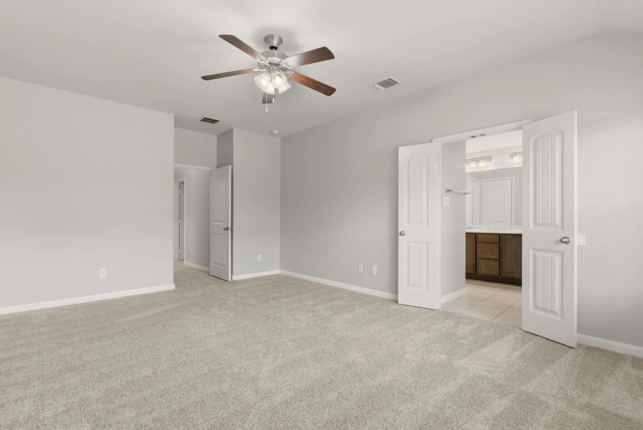 Single Family Residence For Sale in Kaufman County , 9440 Smoke Tree Drive, Forney, Texas 75126, 4 Bedroom, 2 Bathroom, 2 Garage spaces, 2,049 Sqft, built in 2017, mls#21337737, Real Estate Agent in Forney, Homes For Sale in Kaufman county, Homes For Sale in Forney, Realtor in Forney Texas, Real Estate Brokerage Independent Realty Texas, Luminita Cordes Realtor