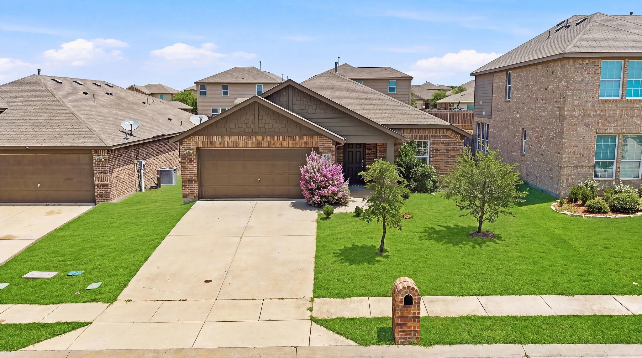 Single Family Residence For Sale in Kaufman County , 9440 Smoke Tree Drive, Forney, Texas 75126, 4 Bedroom, 2 Bathroom, 2 Garage spaces, 2,049 Sqft, built in 2017, mls#21337737, Real Estate Agent in Forney, Homes For Sale in Kaufman county, Homes For Sale in Forney, Realtor in Forney Texas, Real Estate Brokerage Independent Realty Texas, Luminita Cordes Realtor