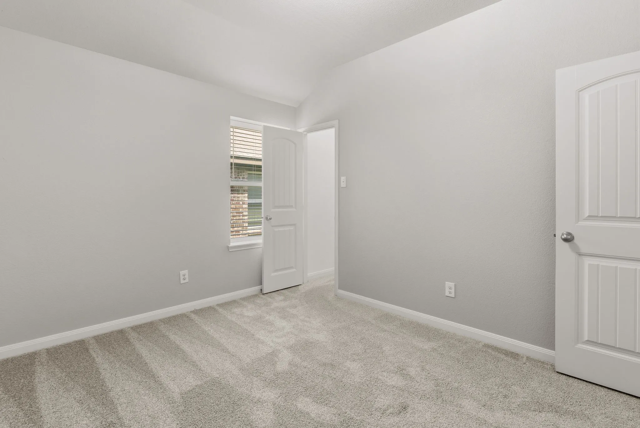 Single Family Residence For Sale in Kaufman County , 9440 Smoke Tree Drive, Forney, Texas 75126, 4 Bedroom, 2 Bathroom, 2 Garage spaces, 2,049 Sqft, built in 2017, mls#21337737, Real Estate Agent in Forney, Homes For Sale in Kaufman county, Homes For Sale in Forney, Realtor in Forney Texas, Real Estate Brokerage Independent Realty Texas, Luminita Cordes Realtor