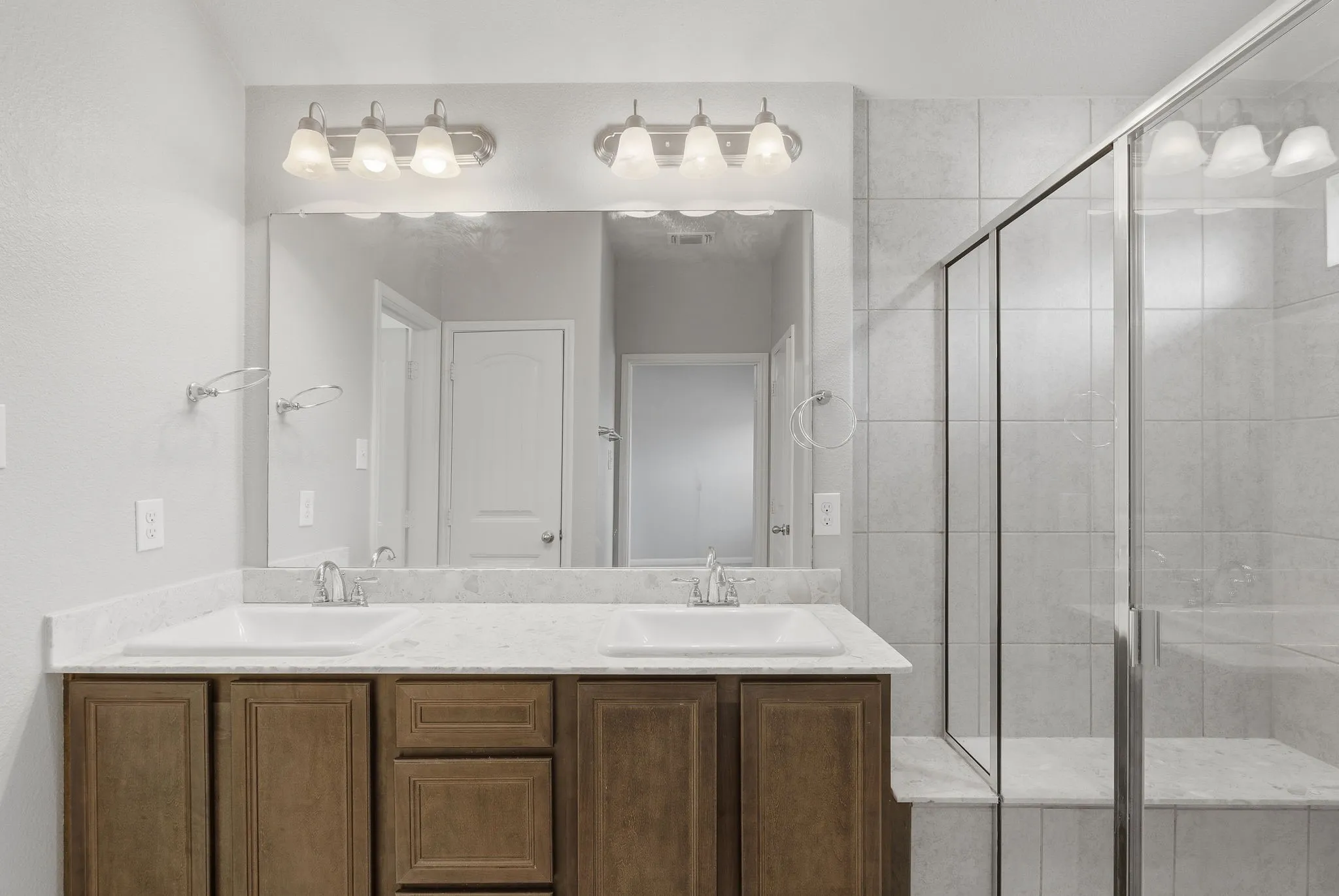 Single Family Residence For Sale in Kaufman County , 9440 Smoke Tree Drive, Forney, Texas 75126, 4 Bedroom, 2 Bathroom, 2 Garage spaces, 2,049 Sqft, built in 2017, mls#21337737, Real Estate Agent in Forney, Homes For Sale in Kaufman county, Homes For Sale in Forney, Realtor in Forney Texas, Real Estate Brokerage Independent Realty Texas, Luminita Cordes Realtor