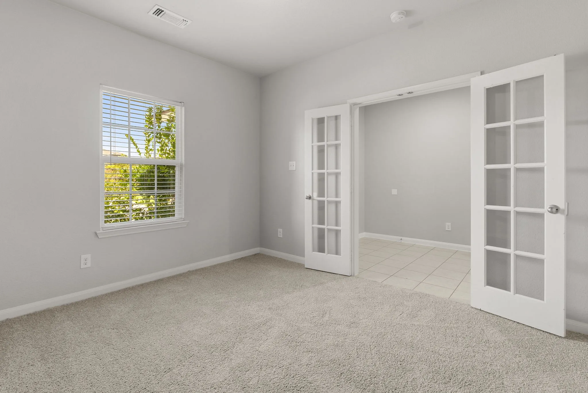 Single Family Residence For Sale in Kaufman County , 9440 Smoke Tree Drive, Forney, Texas 75126, 4 Bedroom, 2 Bathroom, 2 Garage spaces, 2,049 Sqft, built in 2017, mls#21337737, Real Estate Agent in Forney, Homes For Sale in Kaufman county, Homes For Sale in Forney, Realtor in Forney Texas, Real Estate Brokerage Independent Realty Texas, Luminita Cordes Realtor