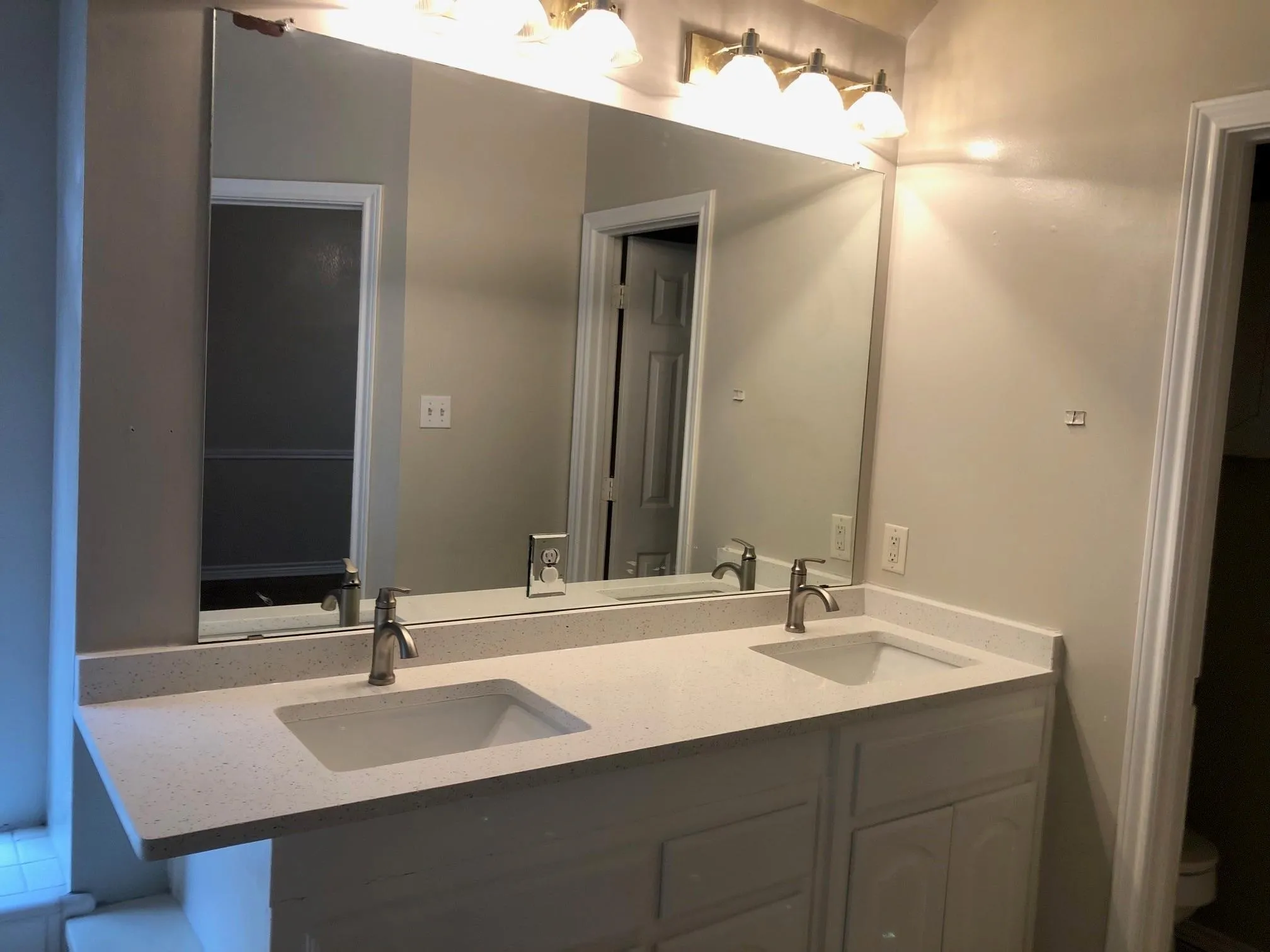 Single Family Residence For Rent in Tarrant County , 1406 Oxford Drive, Mansfield, Texas 76063, 4 Bedroom, 2 Bathroom, 2 Garage spaces, 1,740 Sqft, built in 1998, mls#21342983, Real Estate Agent in Mansfield, Homes For Rent in Tarrant county, Homes For Rent in Mansfield, Realtor in Mansfield Texas, Real Estate Brokerage Independent Realty Texas, Luminita Cordes Realtor