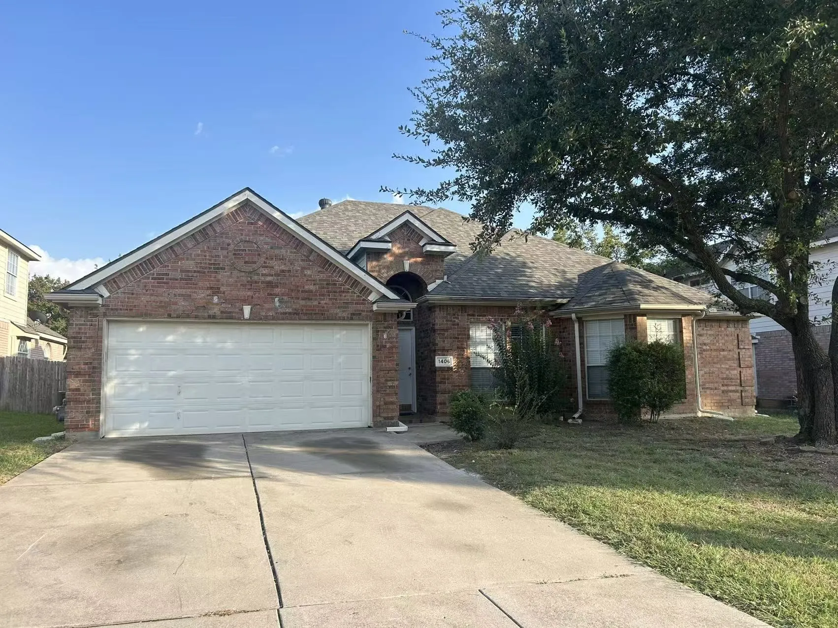 Single Family Residence For Rent in Tarrant County , 1406 Oxford Drive, Mansfield, Texas 76063, 4 Bedroom, 2 Bathroom, 2 Garage spaces, 1,740 Sqft, built in 1998, mls#21342983, Real Estate Agent in Mansfield, Homes For Rent in Tarrant county, Homes For Rent in Mansfield, Realtor in Mansfield Texas, Real Estate Brokerage Independent Realty Texas, Luminita Cordes Realtor