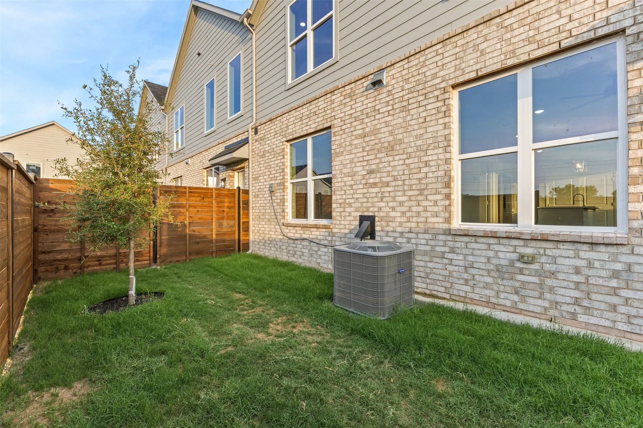 Townhouse For Sale in Dallas County , 829 Premier Parkway, Grand Prairie, Texas 75051, 4 Bedroom, 4 Bathroom, 2 Garage spaces, 2,221 Sqft, built in 2026, mls#21342502, Real Estate Agent in Grand Prairie, Homes For Sale in Dallas county, Homes For Sale in Grand Prairie, Realtor in Grand Prairie Texas, Real Estate Brokerage Independent Realty Texas, Luminita Cordes Realtor