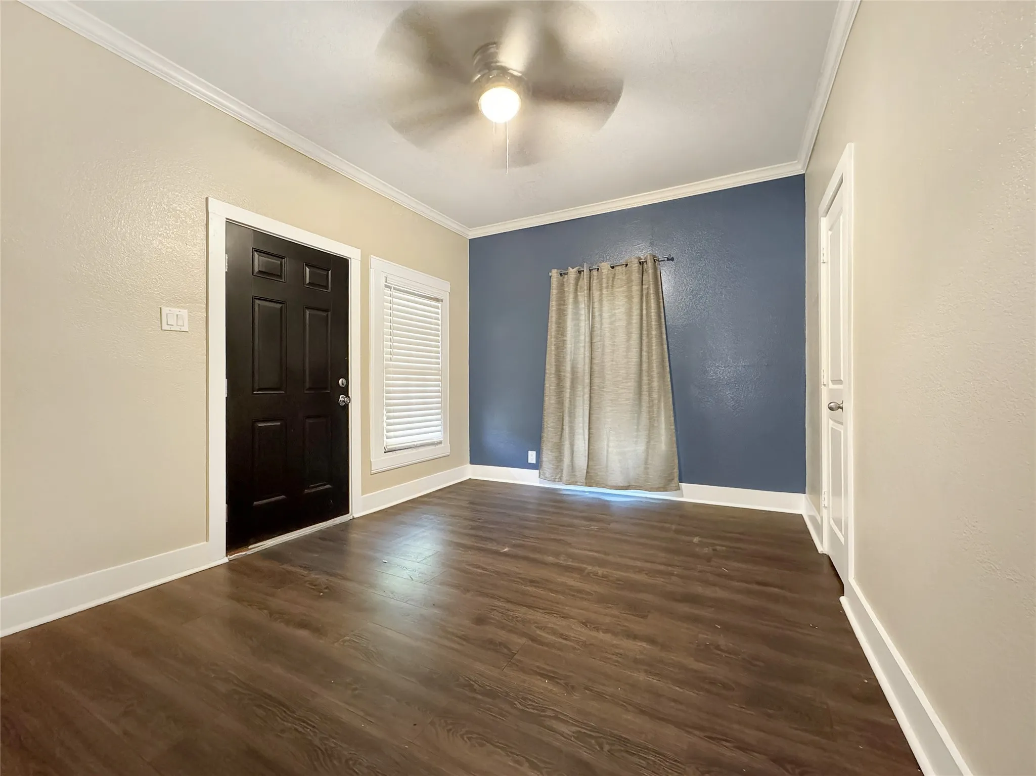 Single Family Residence For Rent in Dallas County , 2847 Metropolitan Avenue, Dallas, Texas 75215, 3 Bedrooms, 1 Bathroom, Garage spaces, 1,344 Sqft, built in 1930, Price $2,000, mls#21342990, Real Estate Agent in Dallas, Homes For Rent in Dallas county, Homes For Rent in Dallas, Realtor in Dallas Texas, Real Estate Brokerage Independent Realty Texas, Luminita Cordes Realtor