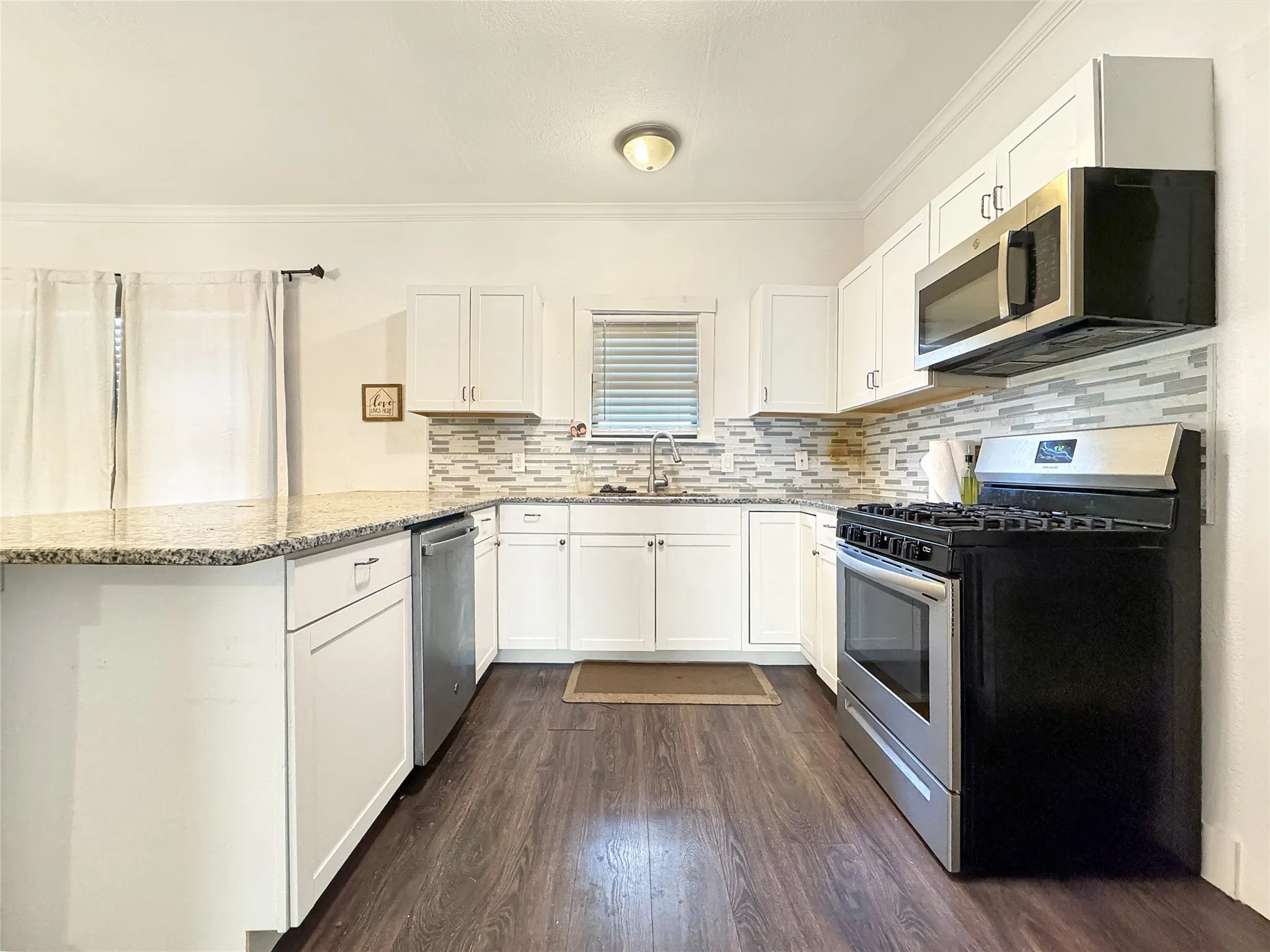 Single Family Residence For Rent in Dallas County , 2847 Metropolitan Avenue, Dallas, Texas 75215, 3 Bedrooms, 1 Bathroom, Garage spaces, 1,344 Sqft, built in 1930, Price $2,000, mls#21342990, Real Estate Agent in Dallas, Homes For Rent in Dallas county, Homes For Rent in Dallas, Realtor in Dallas Texas, Real Estate Brokerage Independent Realty Texas, Luminita Cordes Realtor
