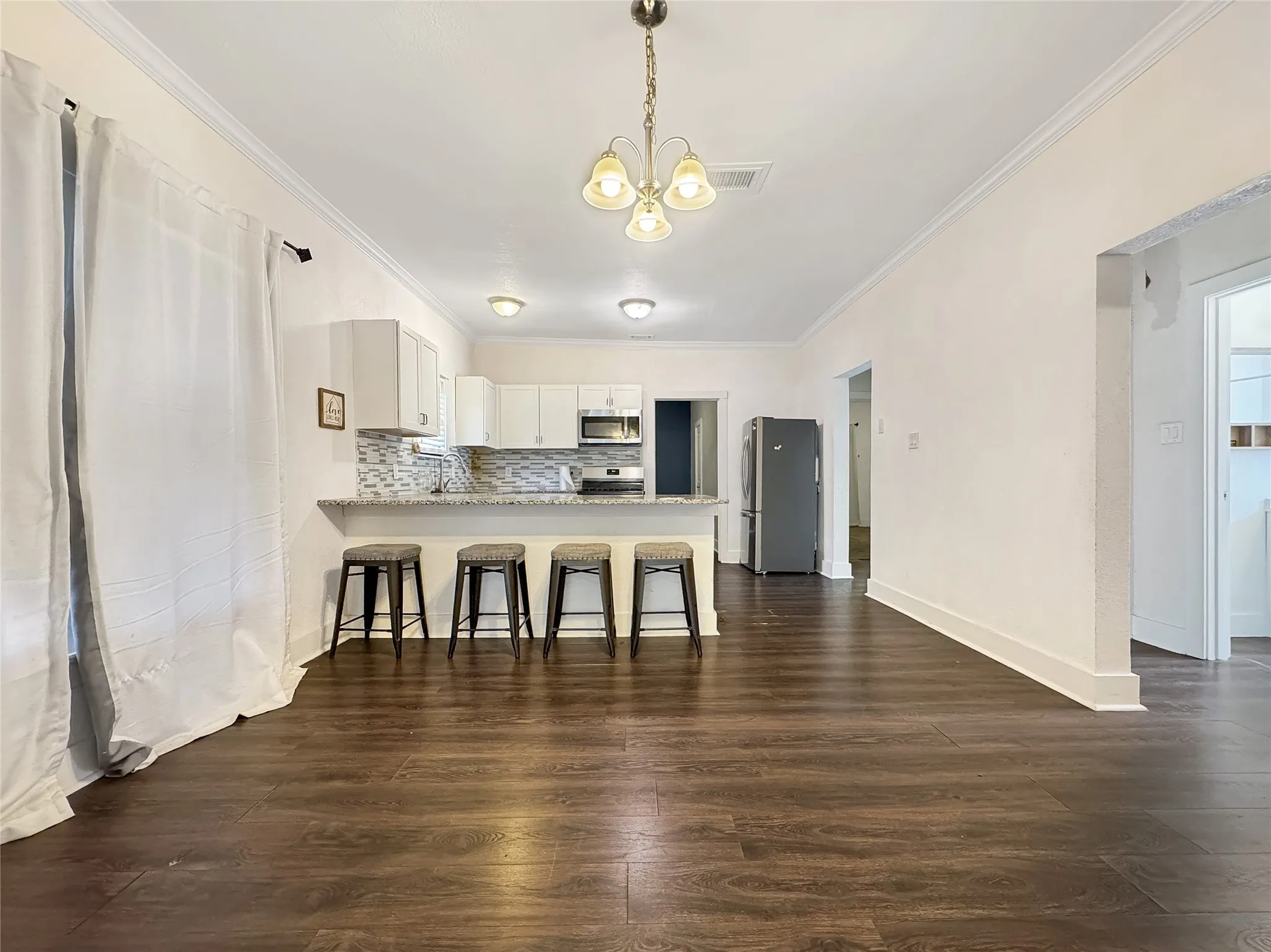 Single Family Residence For Rent in Dallas County , 2847 Metropolitan Avenue, Dallas, Texas 75215, 3 Bedrooms, 1 Bathroom, Garage spaces, 1,344 Sqft, built in 1930, Price $2,000, mls#21342990, Real Estate Agent in Dallas, Homes For Rent in Dallas county, Homes For Rent in Dallas, Realtor in Dallas Texas, Real Estate Brokerage Independent Realty Texas, Luminita Cordes Realtor