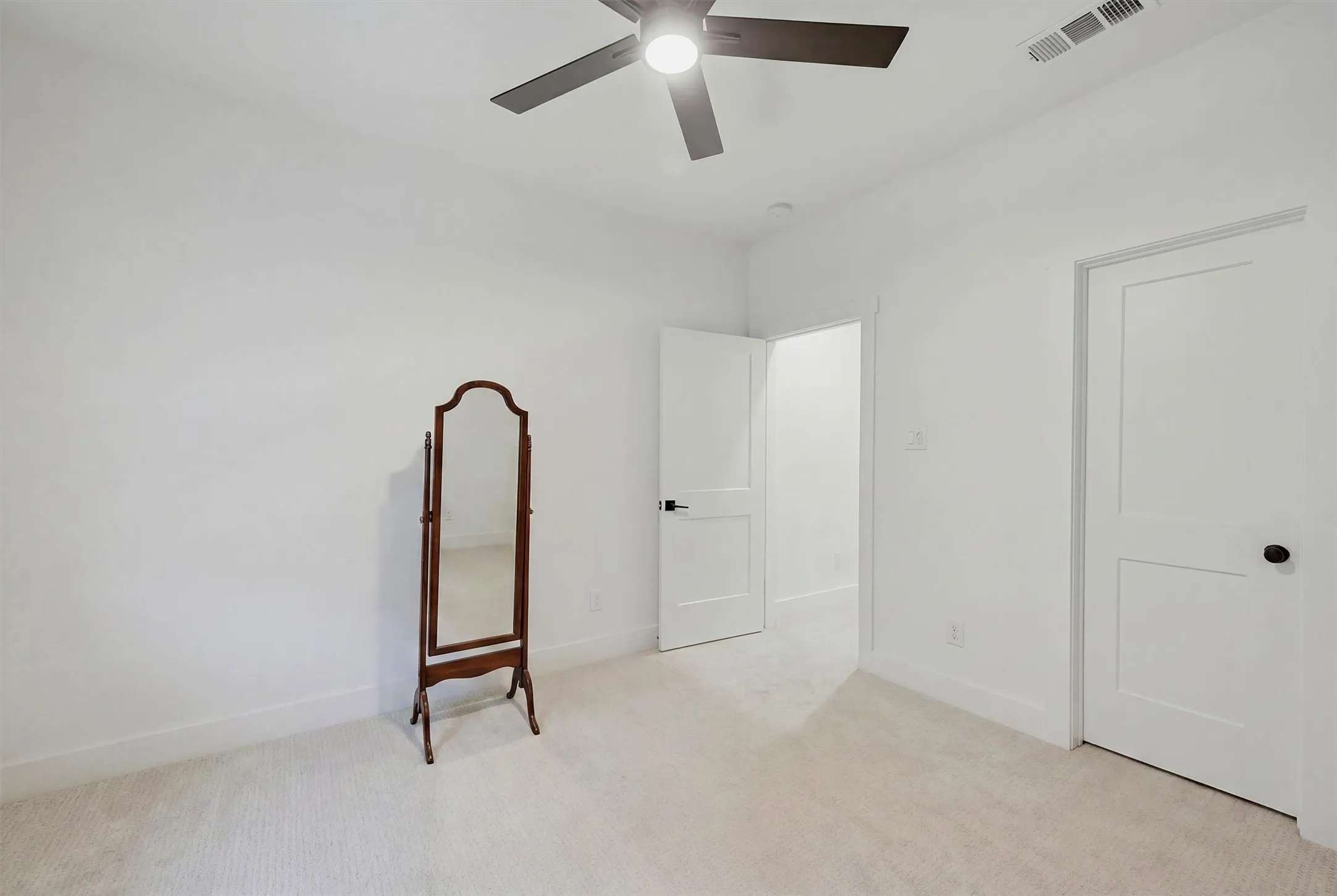 Single Family Residence For Sale in Grayson County , 3717 Parkwood Lane, Denison, Texas 75020, 4 Bedroom, 5 Bathroom, 3 Garage spaces, 3,491 Sqft, built in 2022, mls#21342905, Real Estate Agent in Denison, Homes For Sale in Grayson county, Homes For Sale in Denison, Realtor in Denison Texas, Real Estate Brokerage Independent Realty Texas, Luminita Cordes Realtor