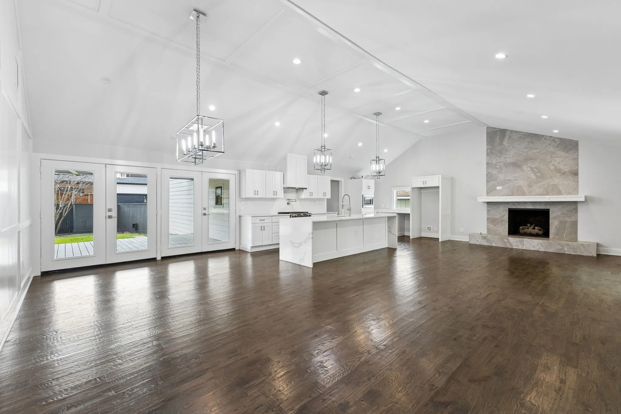 Single Family Residence For Sale in Dallas County , 13726 Peyton Drive, Dallas, Texas 75240, 4 Bedroom, 3 Bathroom, 2 Garage spaces, 2,886 Sqft, built in 1969, mls#21343011, Real Estate Agent in Dallas, Homes For Sale in Dallas county, Homes For Sale in Dallas, Realtor in Dallas Texas, Real Estate Brokerage Independent Realty Texas, Luminita Cordes Realtor