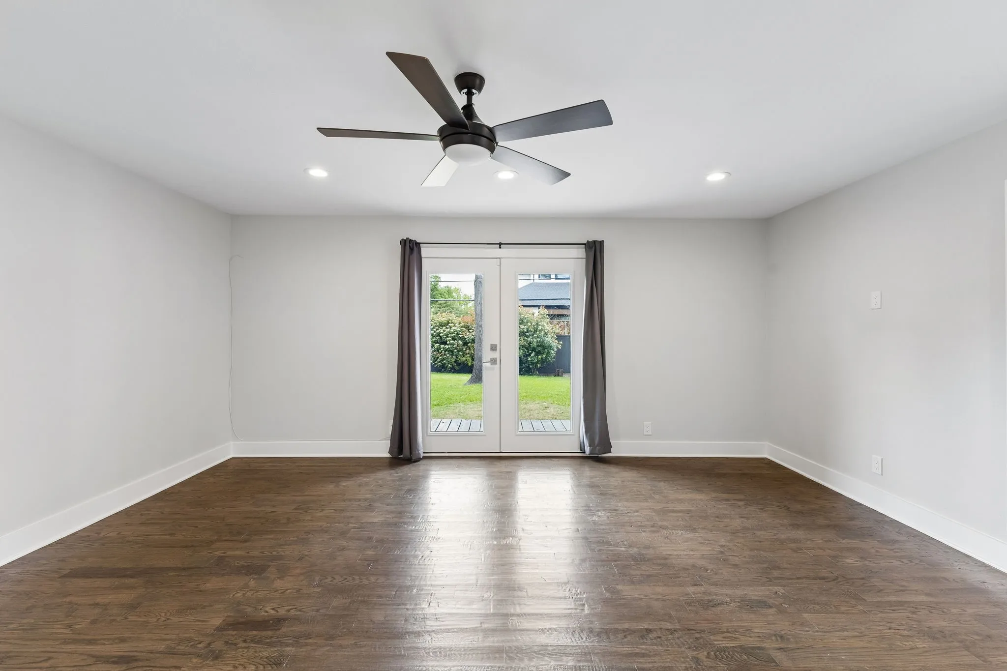 Single Family Residence For Sale in Dallas County , 13726 Peyton Drive, Dallas, Texas 75240, 4 Bedroom, 3 Bathroom, 2 Garage spaces, 2,886 Sqft, built in 1969, mls#21343011, Real Estate Agent in Dallas, Homes For Sale in Dallas county, Homes For Sale in Dallas, Realtor in Dallas Texas, Real Estate Brokerage Independent Realty Texas, Luminita Cordes Realtor