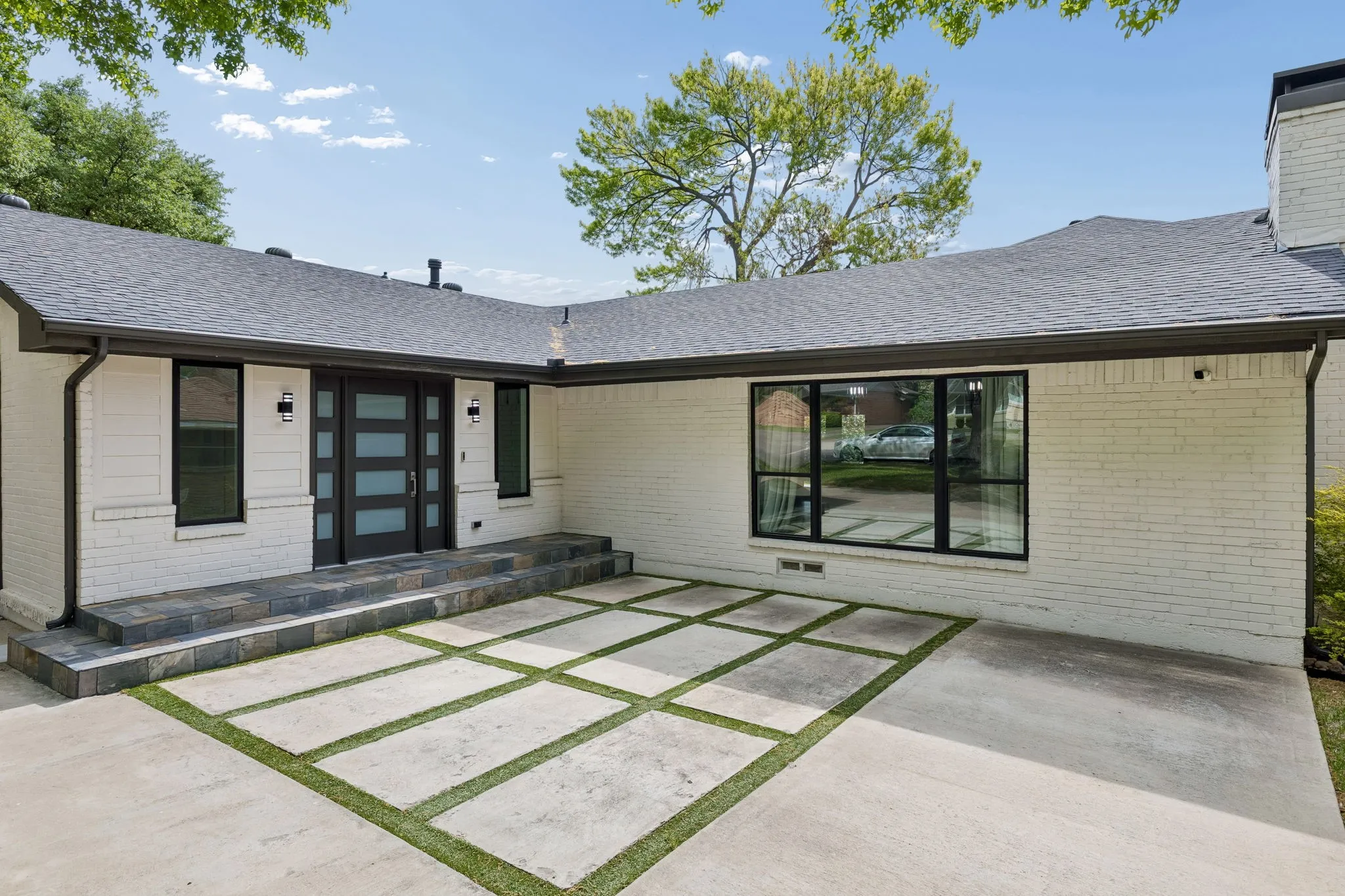 Single Family Residence For Sale in Dallas County , 13726 Peyton Drive, Dallas, Texas 75240, 4 Bedroom, 3 Bathroom, 2 Garage spaces, 2,886 Sqft, built in 1969, mls#21343011, Real Estate Agent in Dallas, Homes For Sale in Dallas county, Homes For Sale in Dallas, Realtor in Dallas Texas, Real Estate Brokerage Independent Realty Texas, Luminita Cordes Realtor
