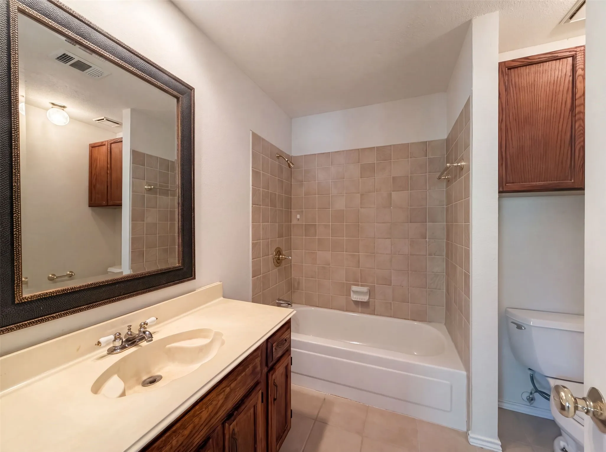Single Family Residence For Sale in Collin County , 905 Ridgemont Drive, Allen, Texas 75002, 4 Bedroom, 3 Bathroom, 2 Garage spaces, 2,800 Sqft, built in 1989, mls#21343018, Real Estate Agent in Allen, Homes For Sale in Collin county, Homes For Sale in Allen, Realtor in Allen Texas, Real Estate Brokerage Independent Realty Texas, Luminita Cordes Realtor