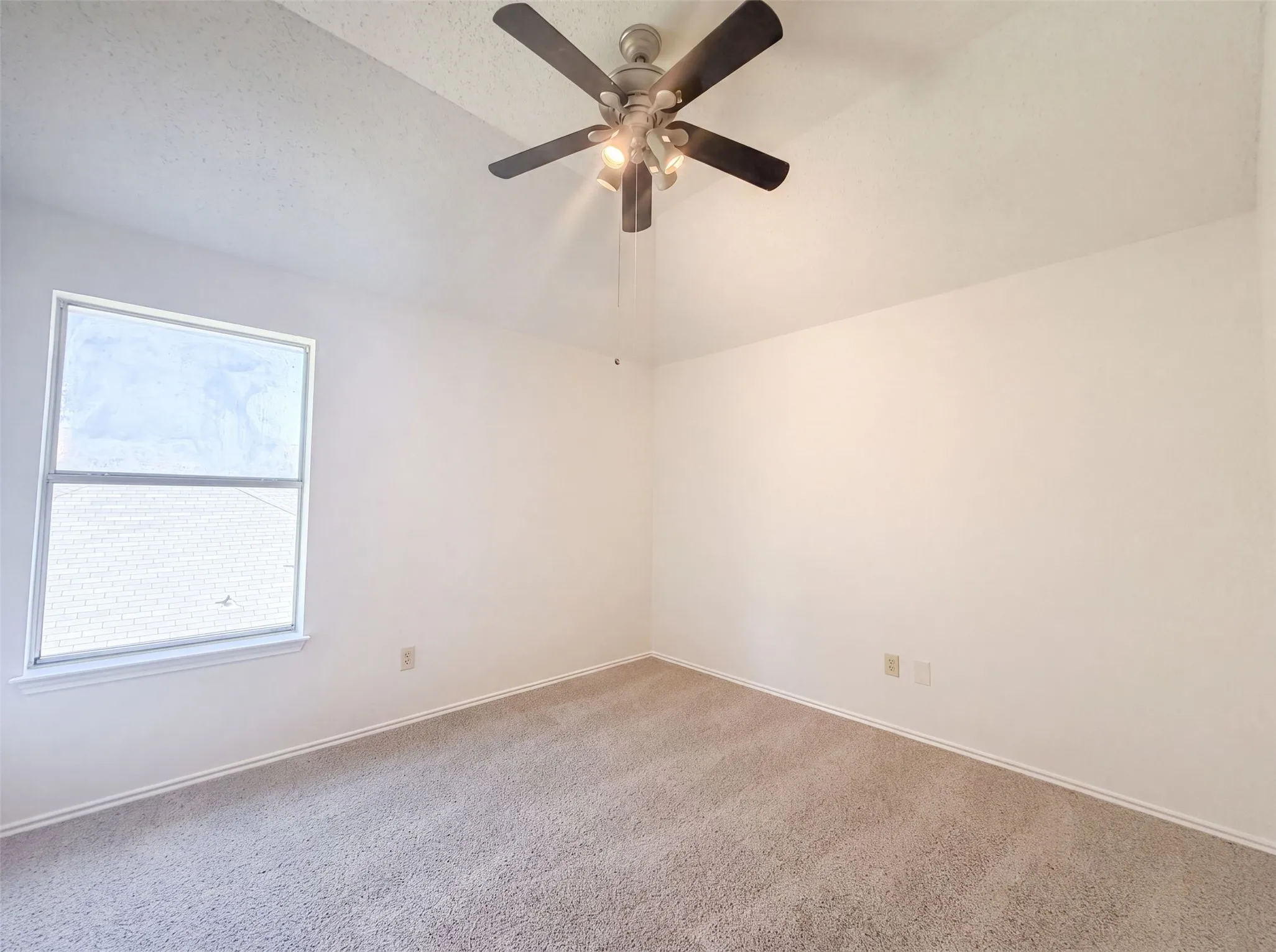Single Family Residence For Sale in Collin County , 905 Ridgemont Drive, Allen, Texas 75002, 4 Bedroom, 3 Bathroom, 2 Garage spaces, 2,800 Sqft, built in 1989, mls#21343018, Real Estate Agent in Allen, Homes For Sale in Collin county, Homes For Sale in Allen, Realtor in Allen Texas, Real Estate Brokerage Independent Realty Texas, Luminita Cordes Realtor