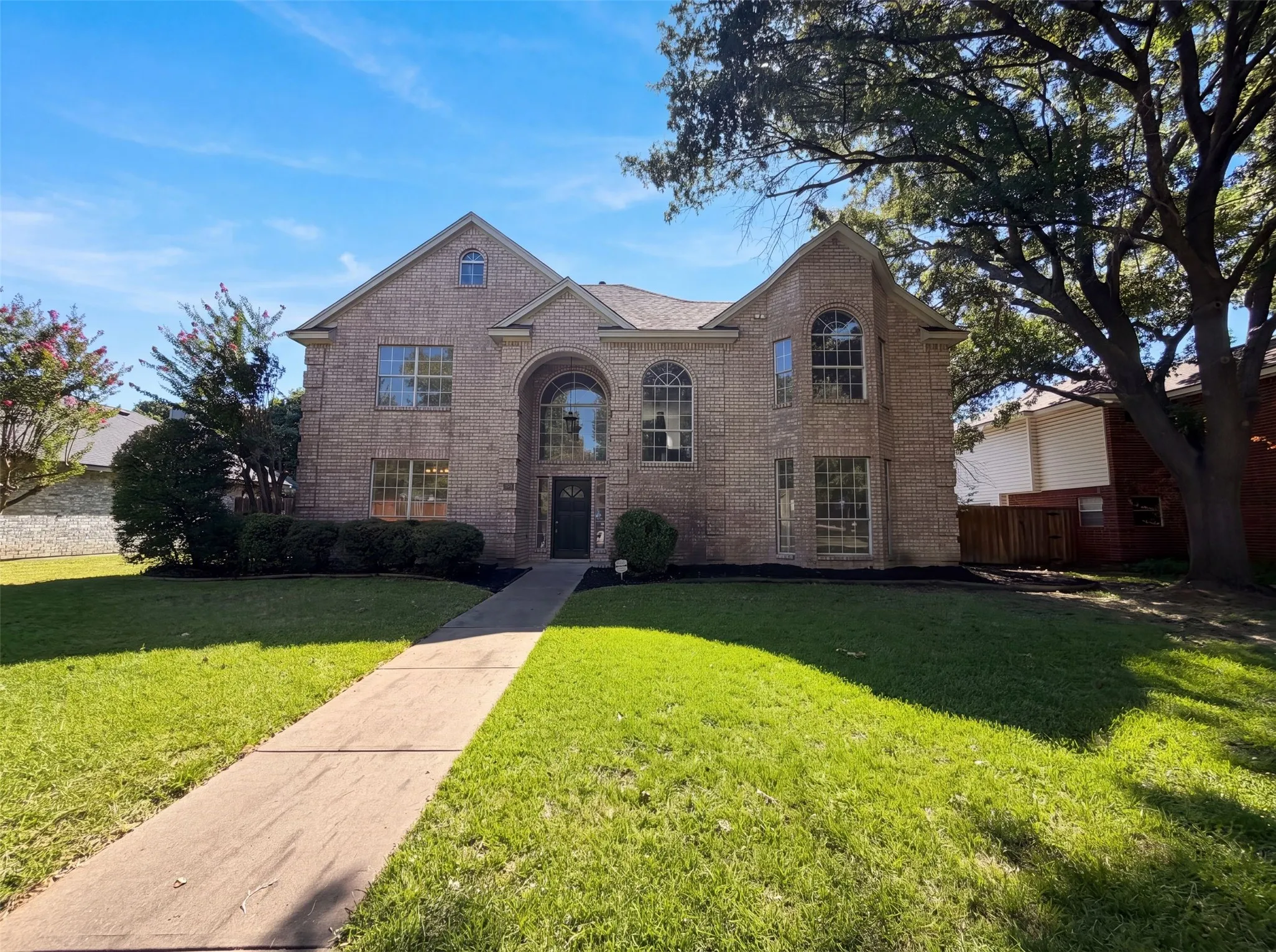 Single Family Residence For Sale in Collin County , 905 Ridgemont Drive, Allen, Texas 75002, 4 Bedroom, 3 Bathroom, 2 Garage spaces, 2,800 Sqft, built in 1989, mls#21343018, Real Estate Agent in Allen, Homes For Sale in Collin county, Homes For Sale in Allen, Realtor in Allen Texas, Real Estate Brokerage Independent Realty Texas, Luminita Cordes Realtor