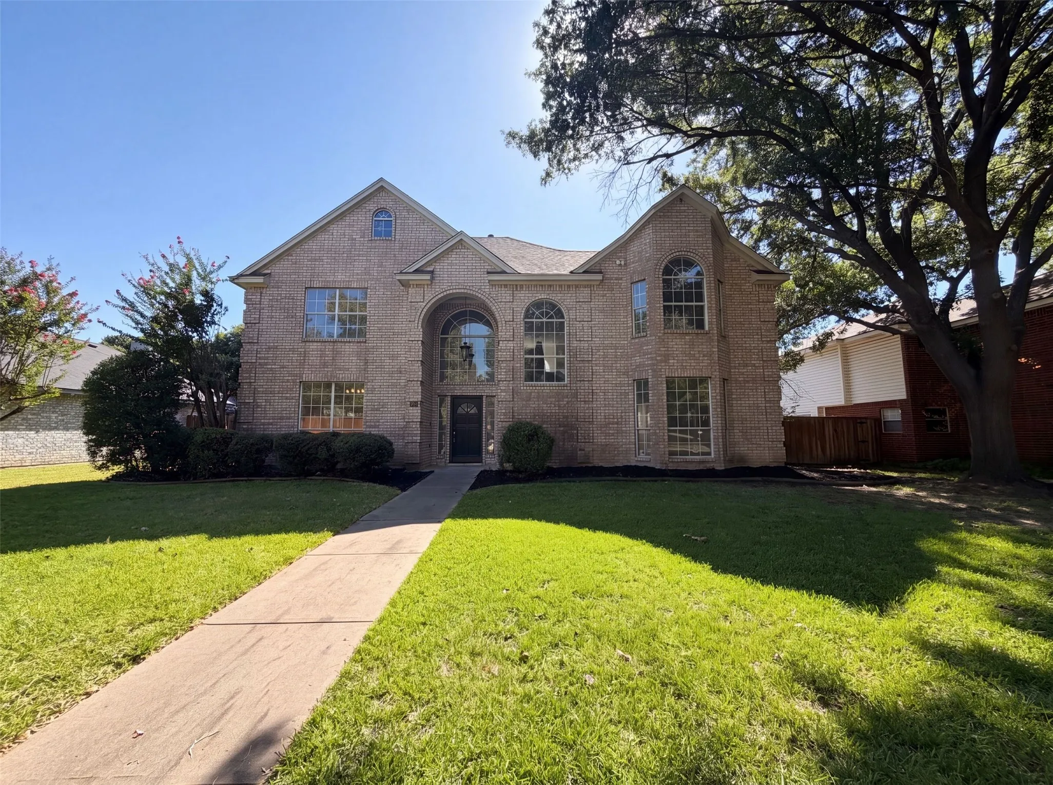 Single Family Residence For Sale in Collin County , 905 Ridgemont Drive, Allen, Texas 75002, 4 Bedroom, 3 Bathroom, 2 Garage spaces, 2,800 Sqft, built in 1989, mls#21343018, Real Estate Agent in Allen, Homes For Sale in Collin county, Homes For Sale in Allen, Realtor in Allen Texas, Real Estate Brokerage Independent Realty Texas, Luminita Cordes Realtor